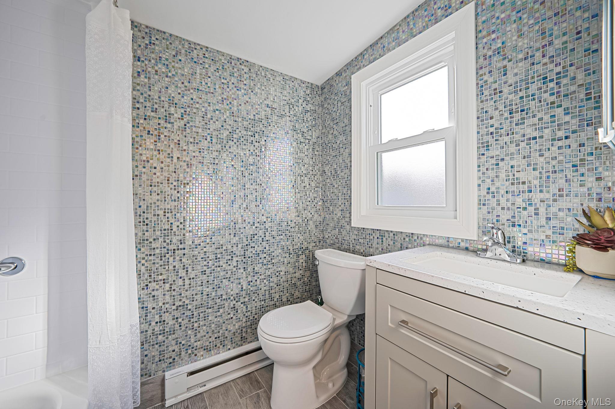 #15 photo, 4 Wyandanch Trail, Ridge , NY 11961