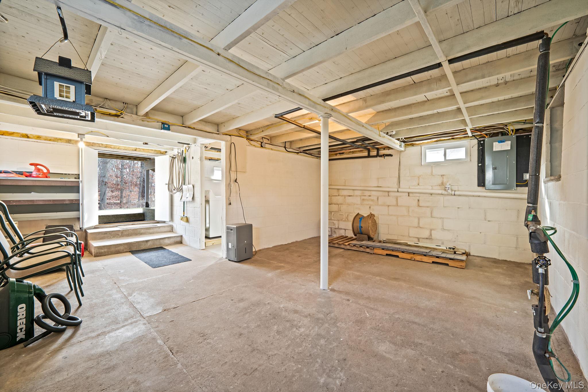 #17 photo, 4 Wyandanch Trail, Ridge , NY 11961