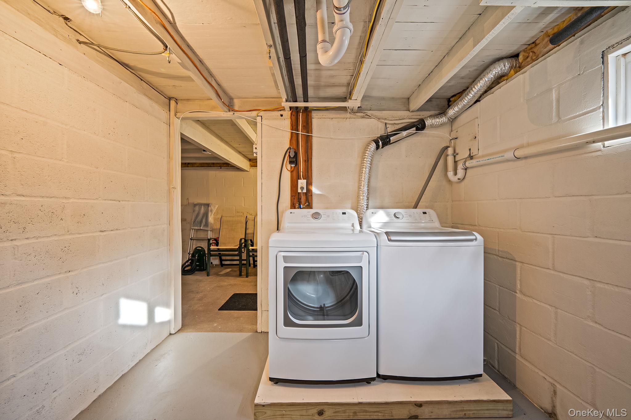 #19 photo, 4 Wyandanch Trail, Ridge , NY 11961