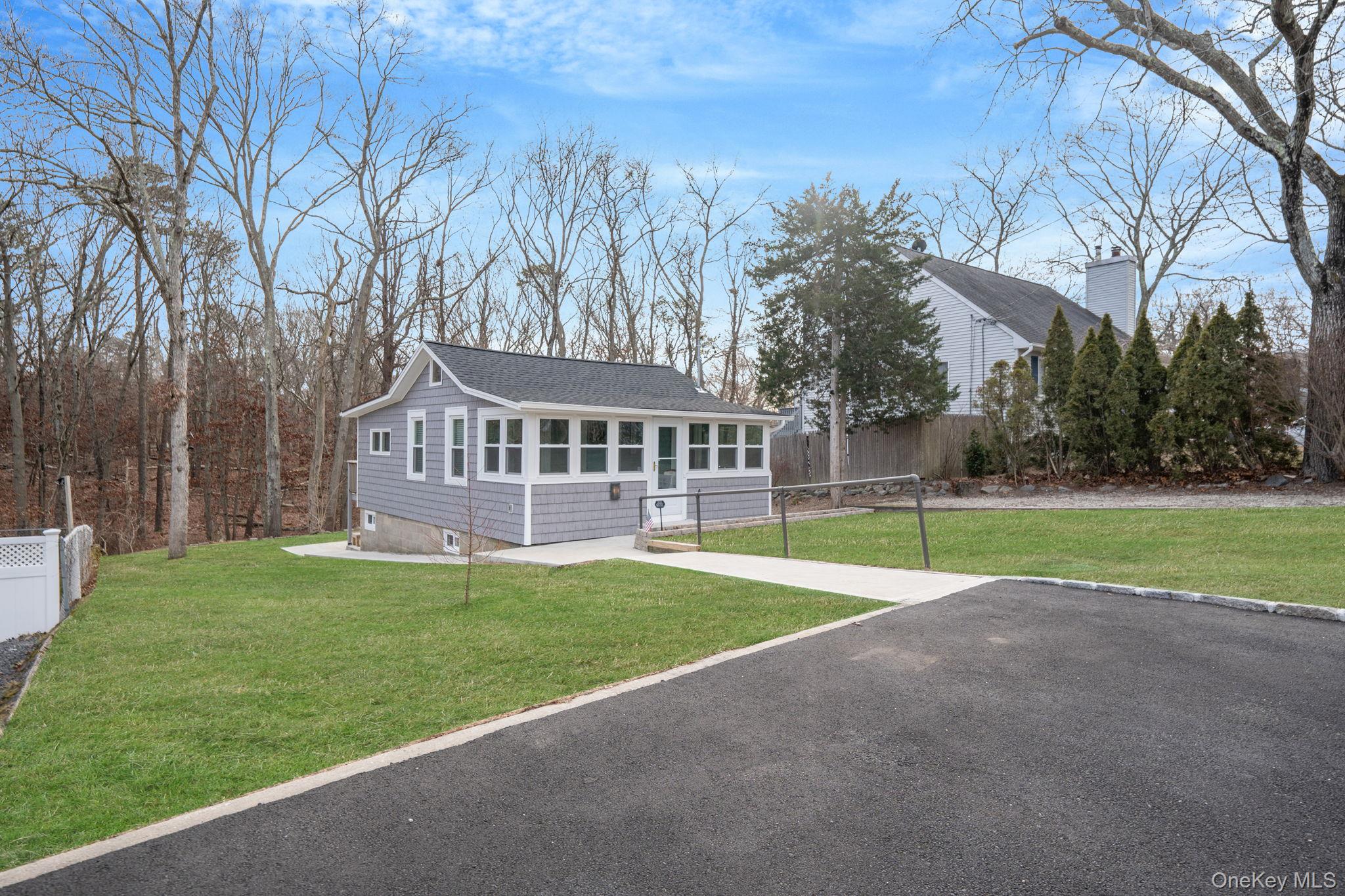 #2 photo, 4 Wyandanch Trail, Ridge , NY 11961