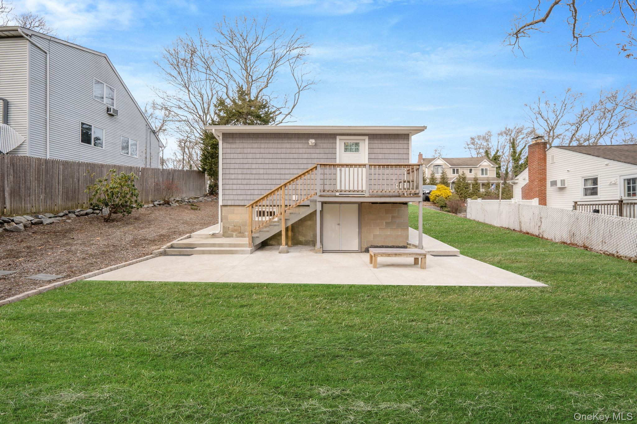 #20 photo, 4 Wyandanch Trail, Ridge , NY 11961