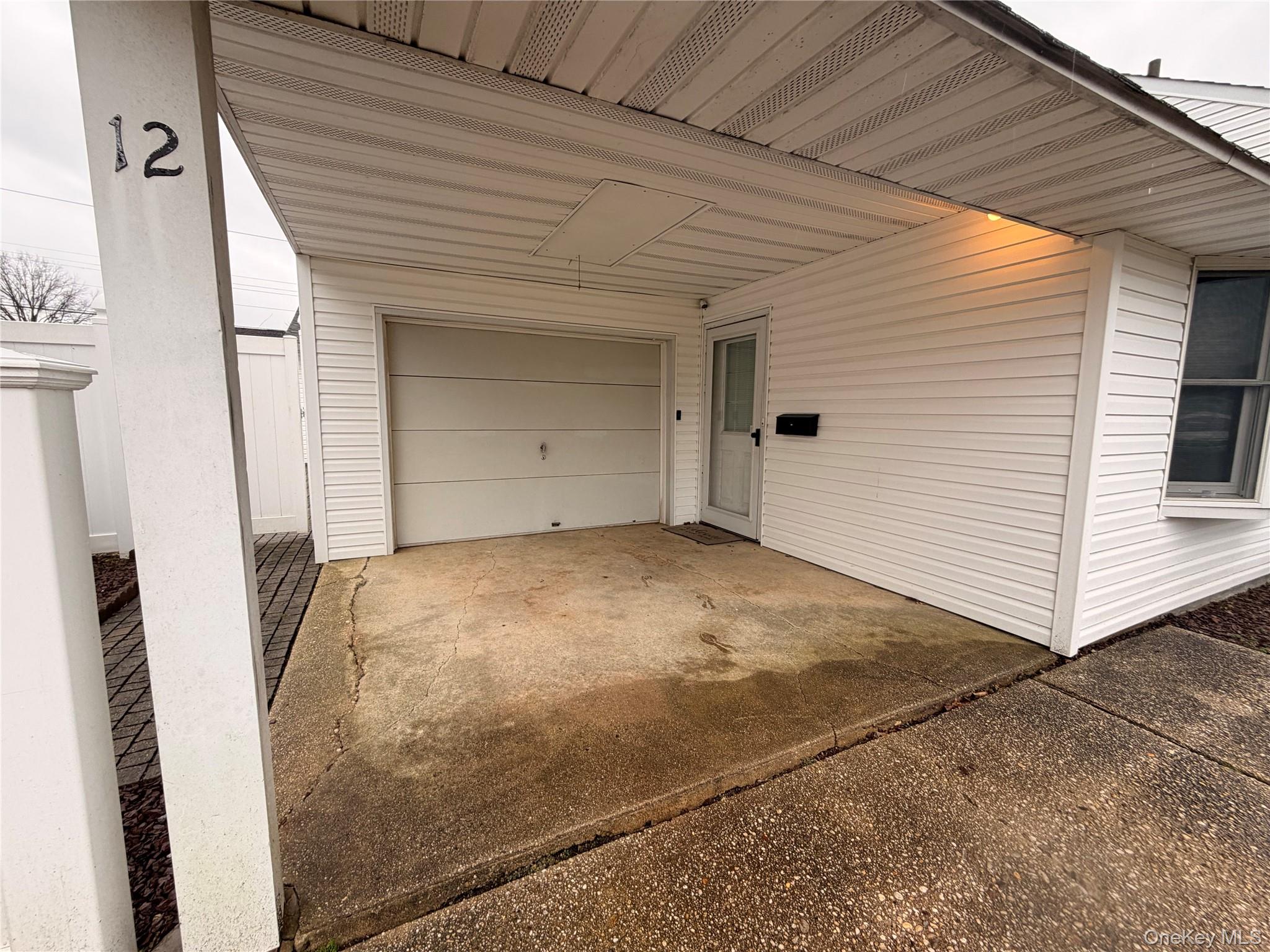 #2 photo, 12 Elves Lane, ناسو Levittown , NY 11756