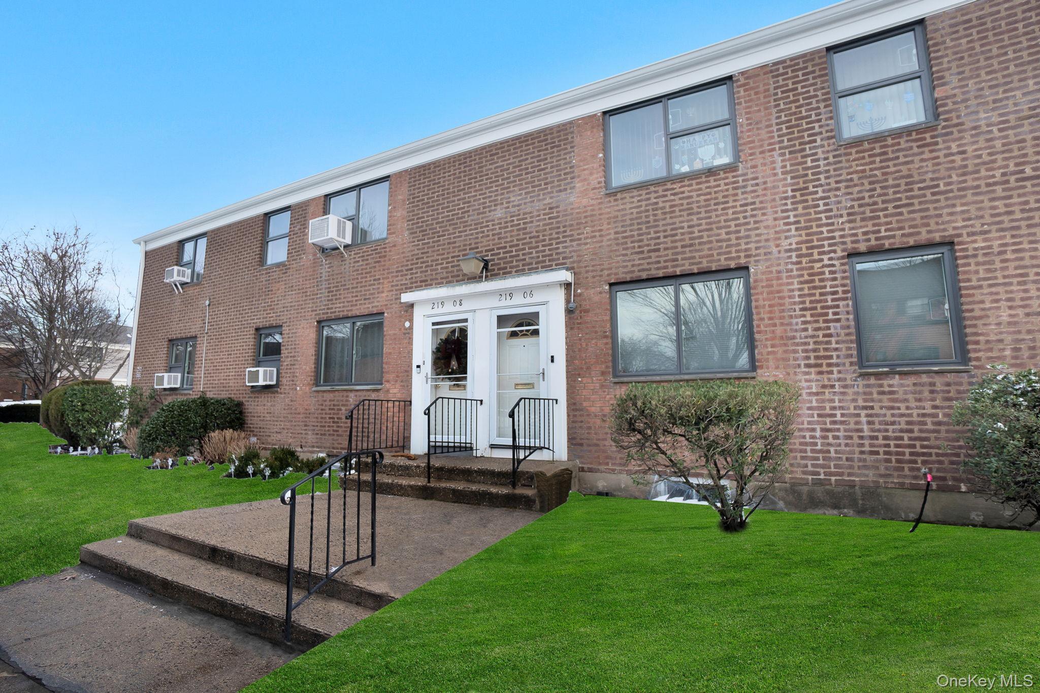 #4 photo, 219-06 67 Avenue, Bayside , NY 11364