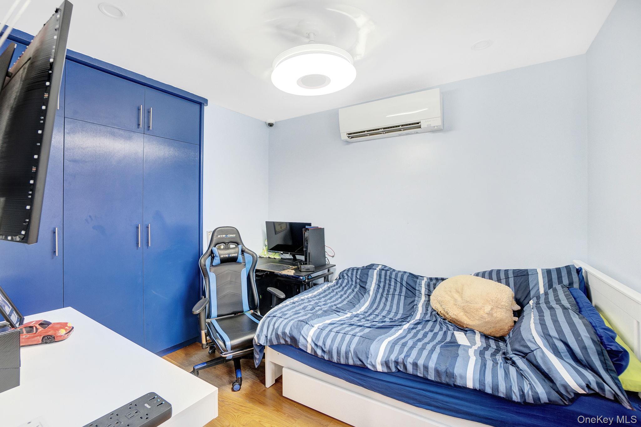 #6 photo, 219-06 67 Avenue, Bayside , NY 11364