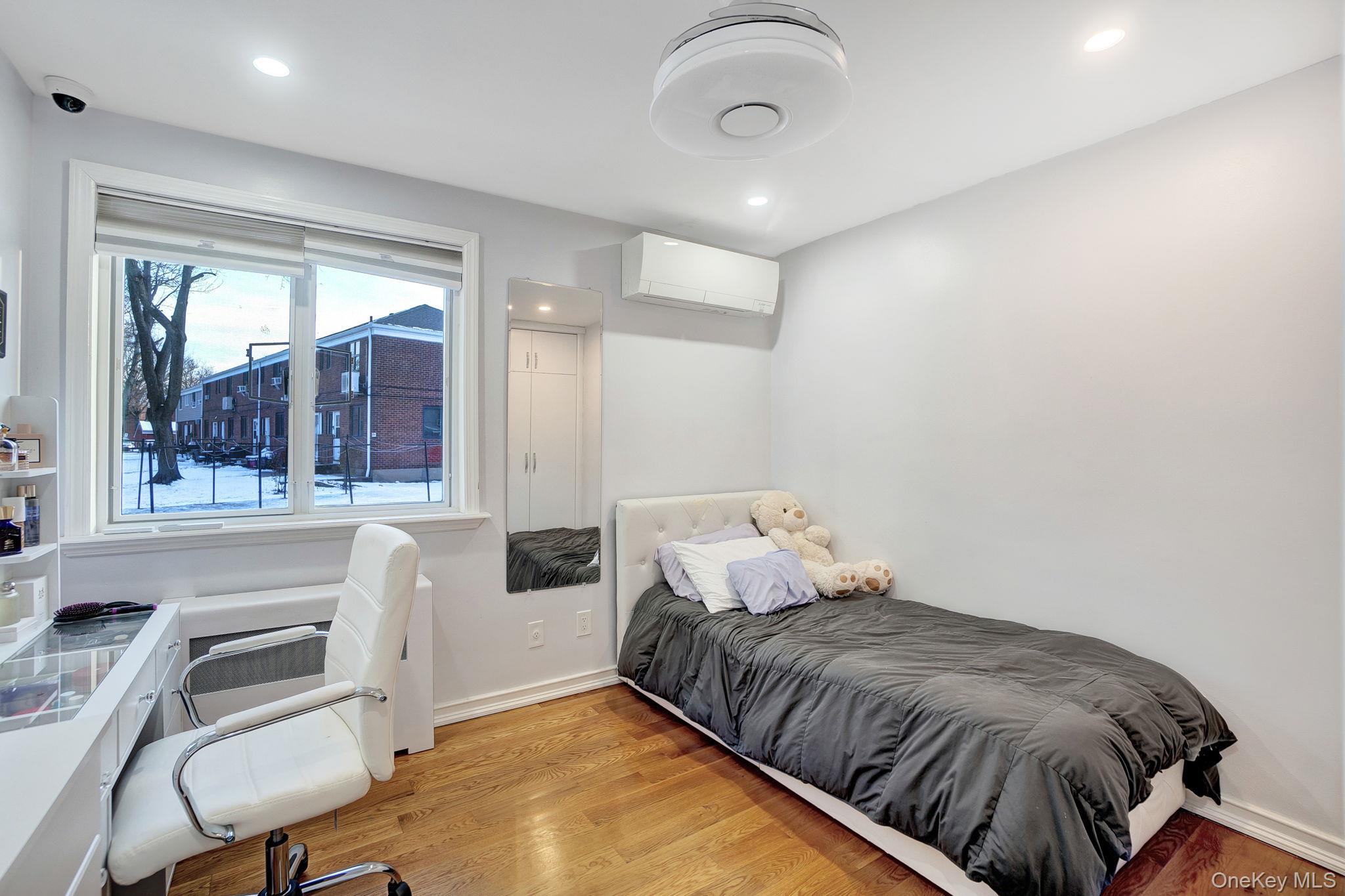 #8 photo, 219-06 67 Avenue, Bayside , NY 11364