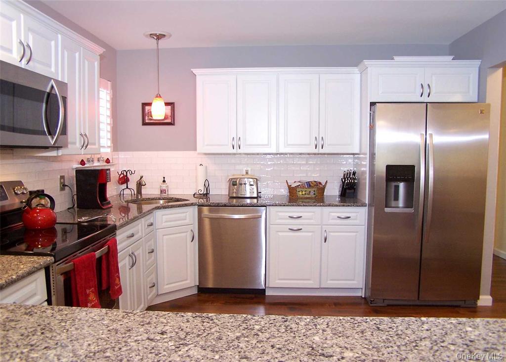 #5 photo, 38 Huntingdale Way, सफ़ोक काउंटी Middle Island , NY 11953