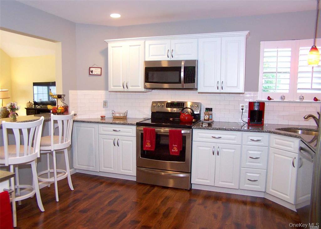 #6 photo, 38 Huntingdale Way, सफ़ोक काउंटी Middle Island , NY 11953