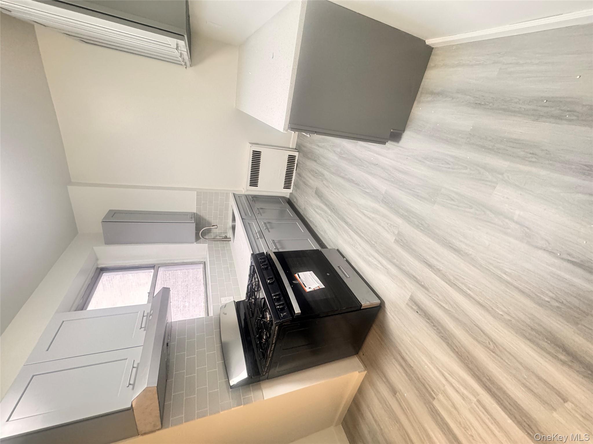 #5 photo, 141-25 Northern Blvd, Flushing , NY 11354