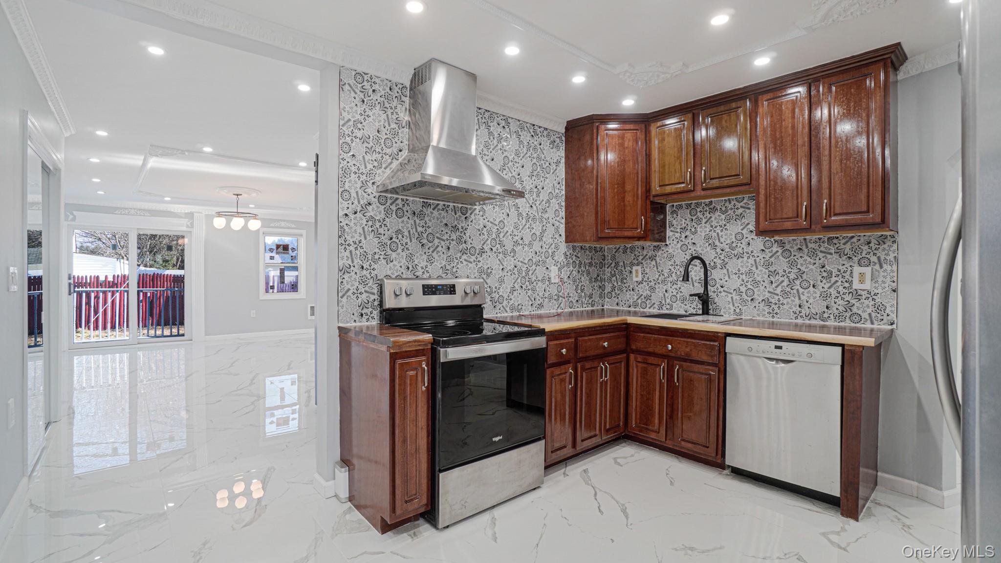 #10 photo, 21 Linden Boulevard, 長島 Hicksville , NY 11801