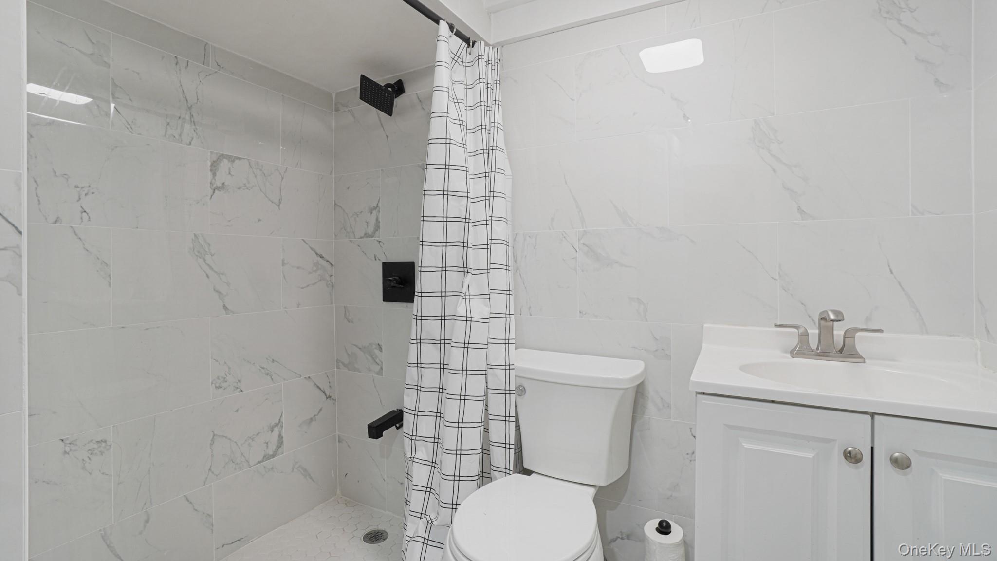 #16 photo, 21 Linden Boulevard, 長島 Hicksville , NY 11801