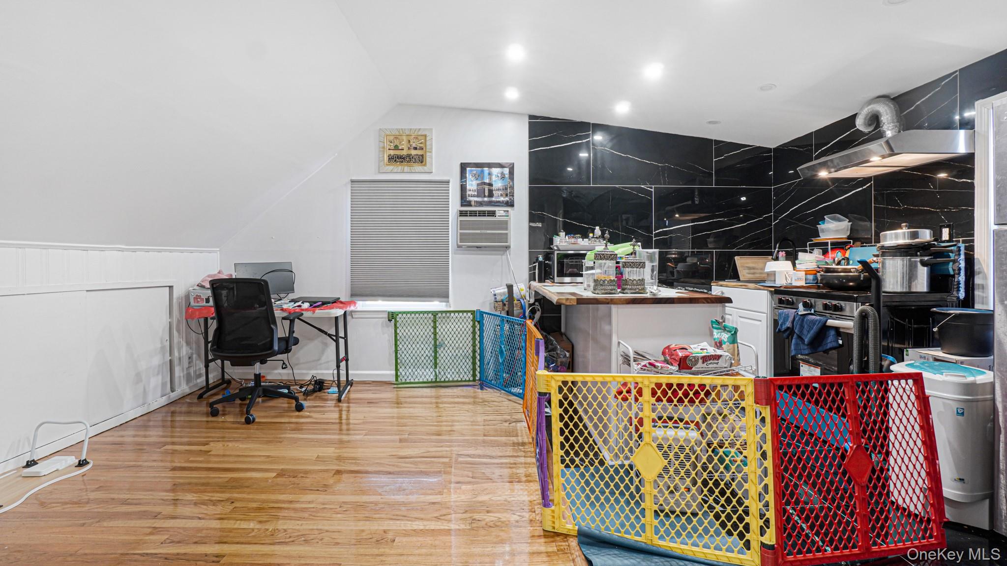 #20 photo, 21 Linden Boulevard, 長島 Hicksville , NY 11801