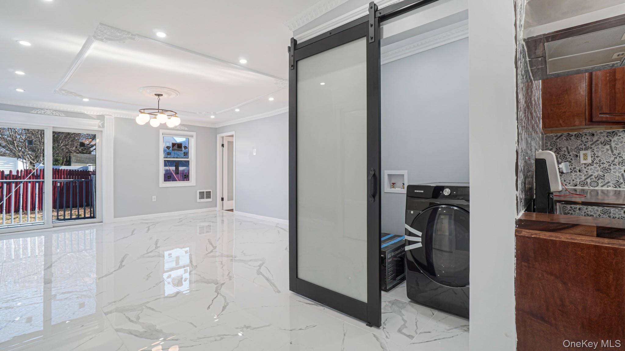 #8 photo, 21 Linden Boulevard, 長島 Hicksville , NY 11801