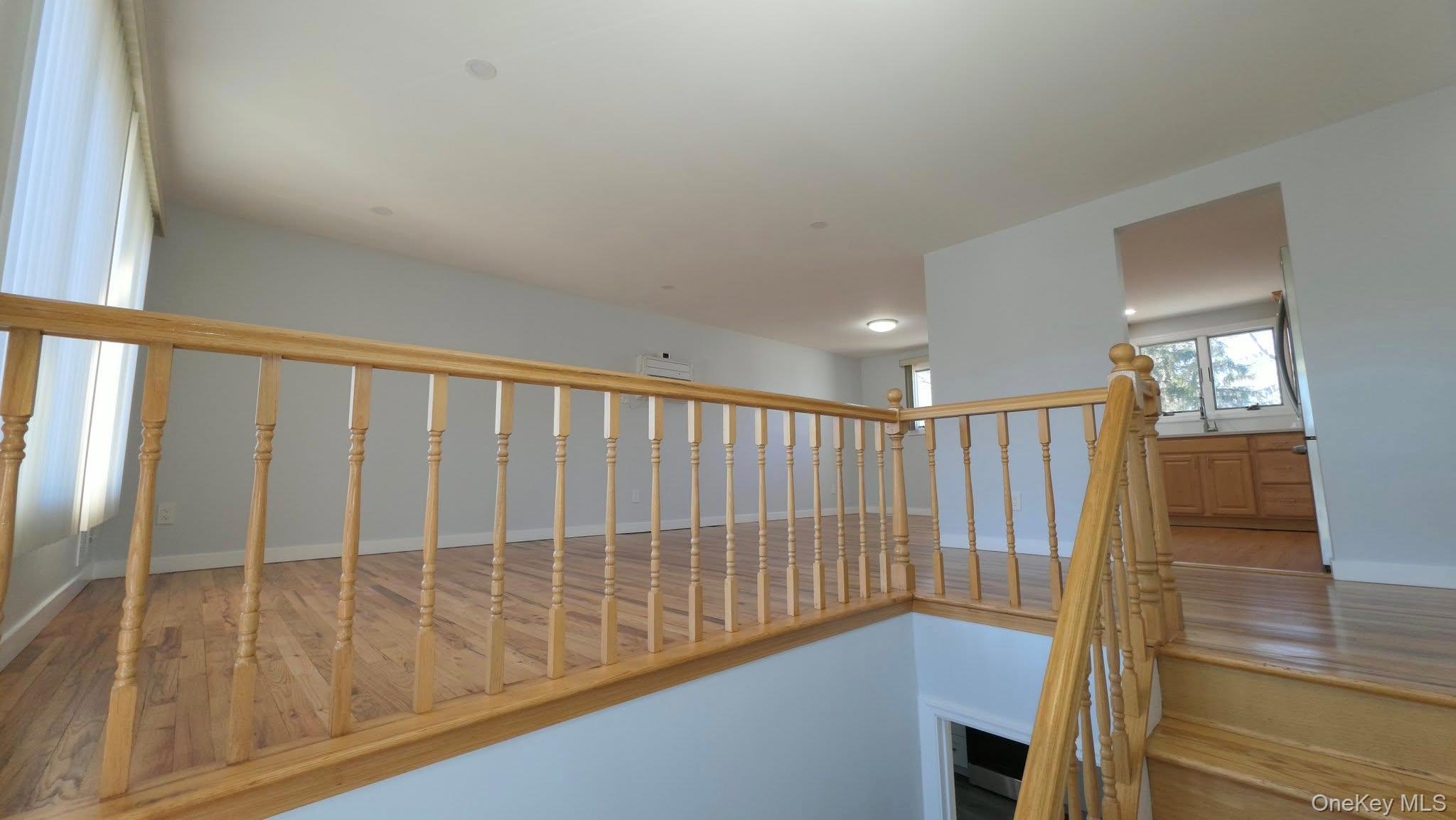 #13 photo, 4 Willow Street, सफ़ोक काउंटी Selden , NY 11784