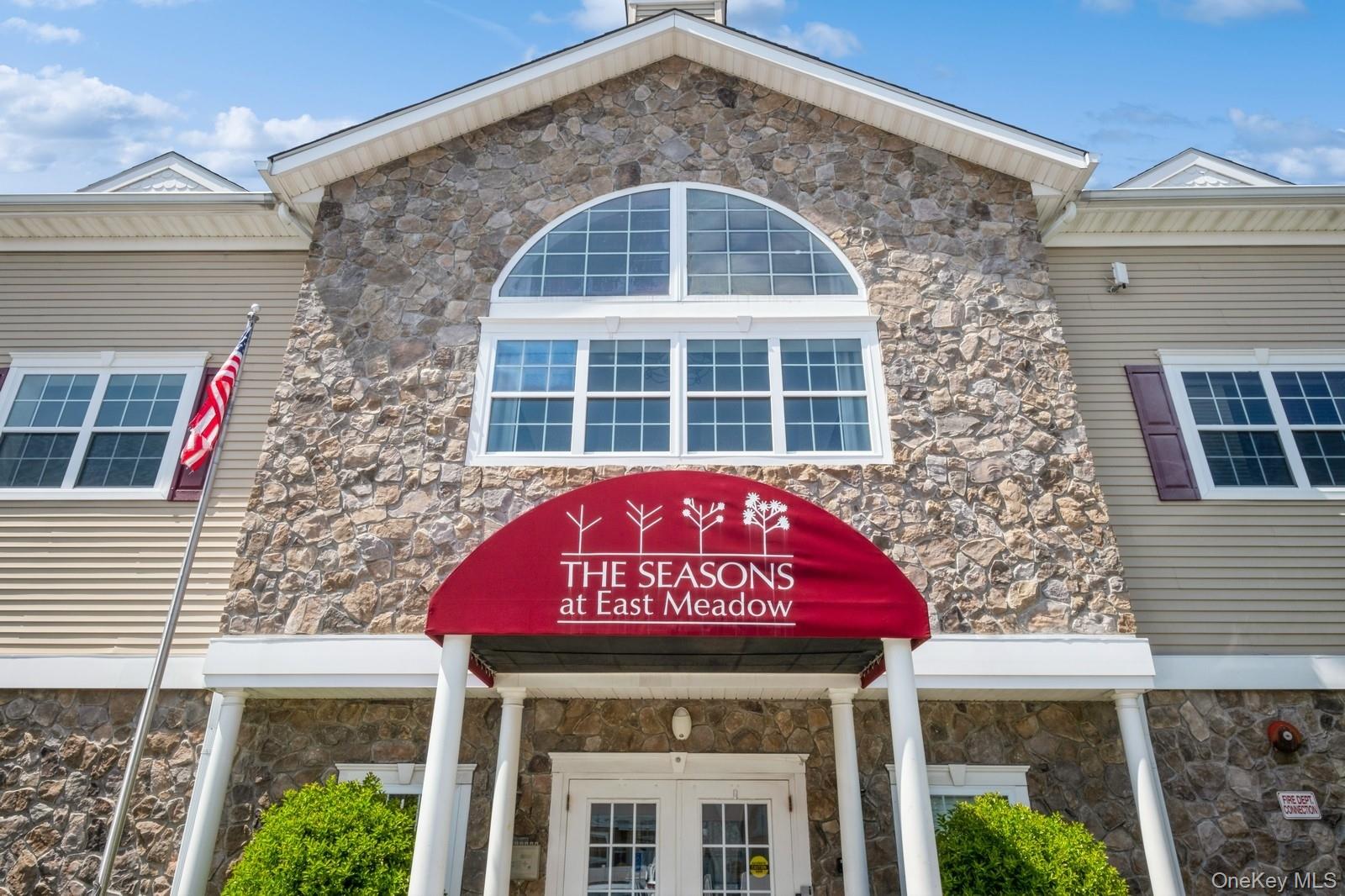 #1 photo, 434 Autumn Drive, 롱 아일랜드 East Meadow , NY 11554