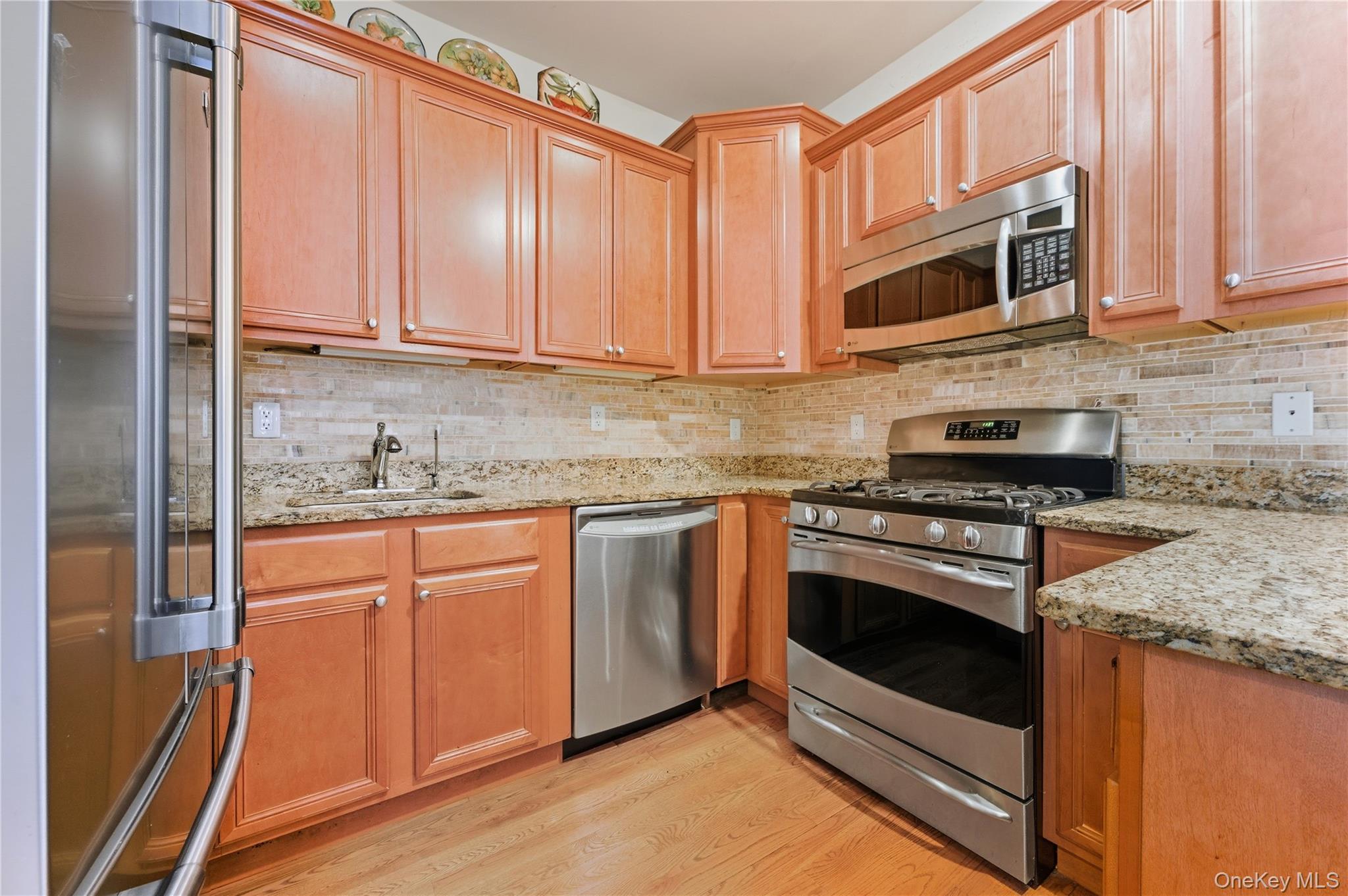 #13 photo, 434 Autumn Drive, 롱 아일랜드 East Meadow , NY 11554