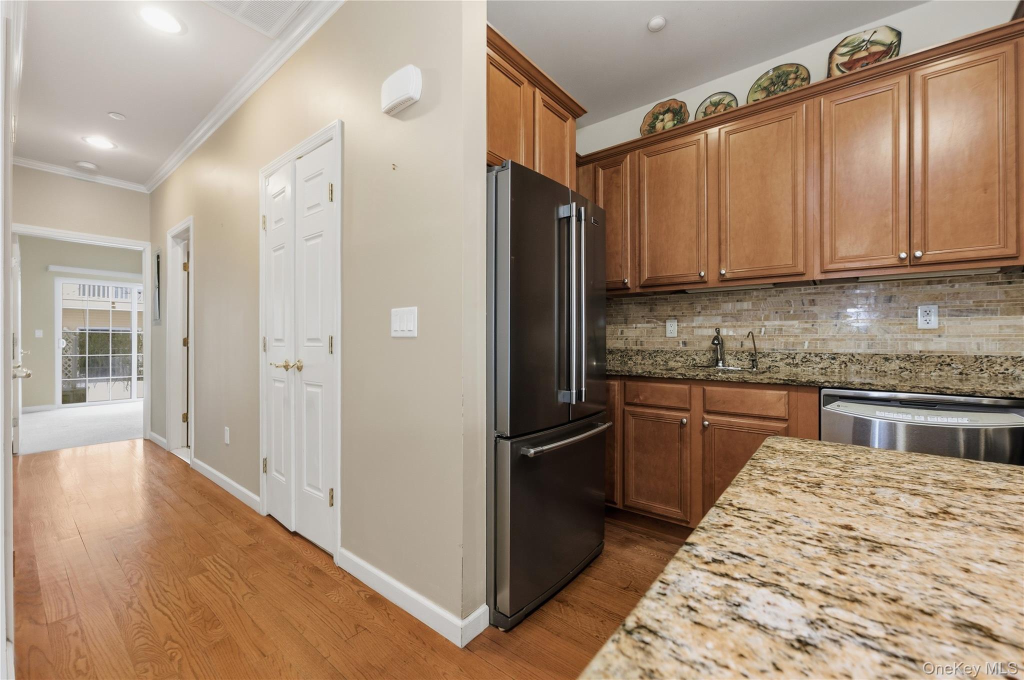 #14 photo, 434 Autumn Drive, 롱 아일랜드 East Meadow , NY 11554