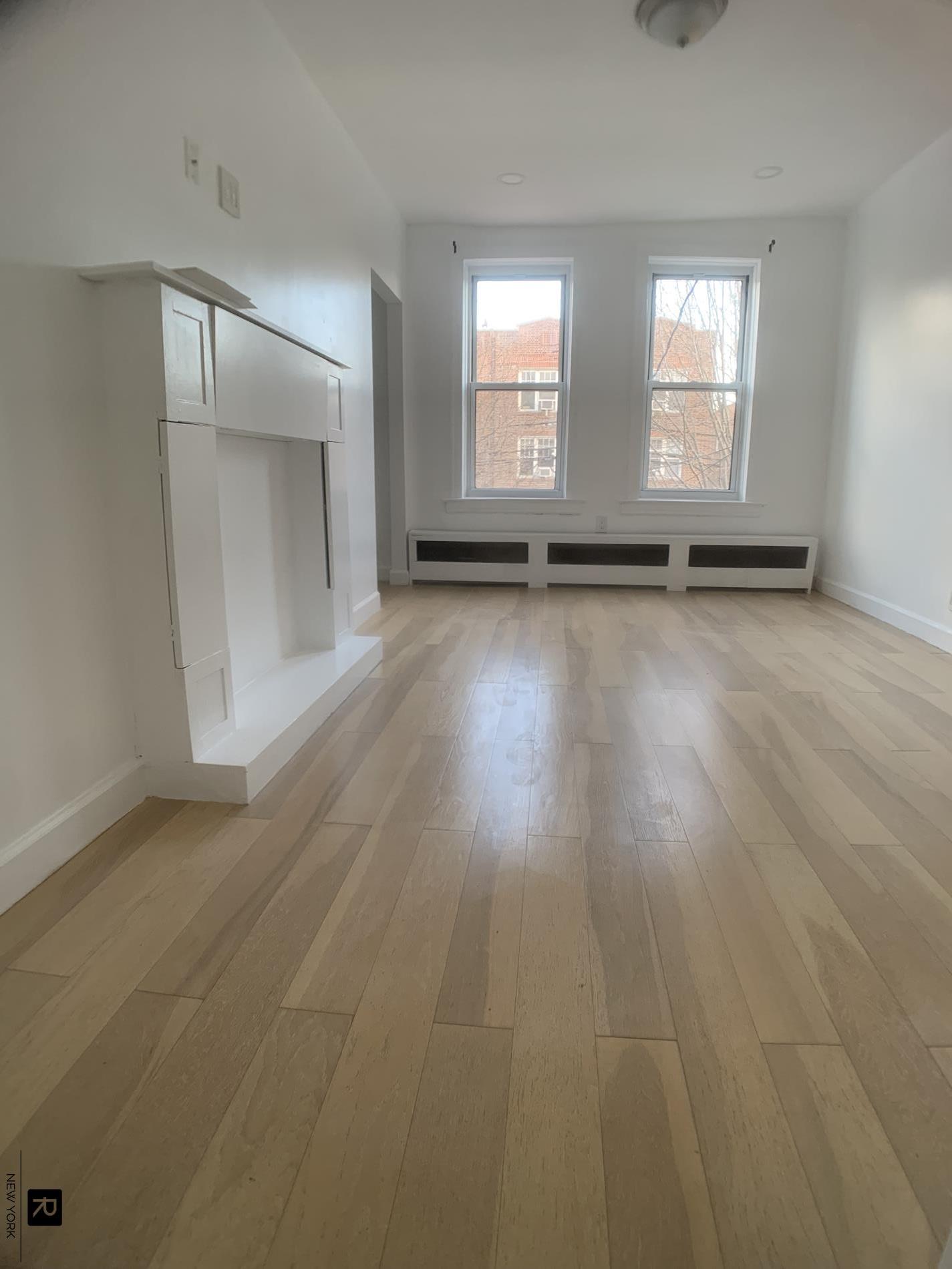 #1 photo, Astoria, कुईंस Astoria , NY 11103