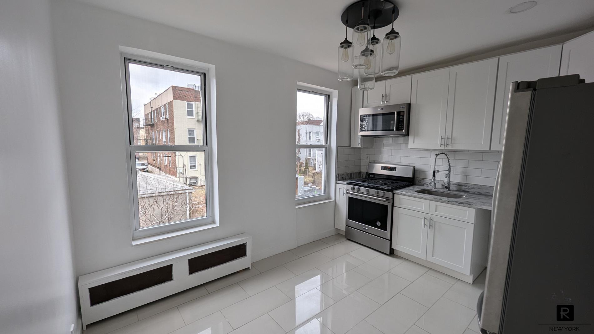 #2 photo, Astoria, कुईंस Astoria , NY 11103