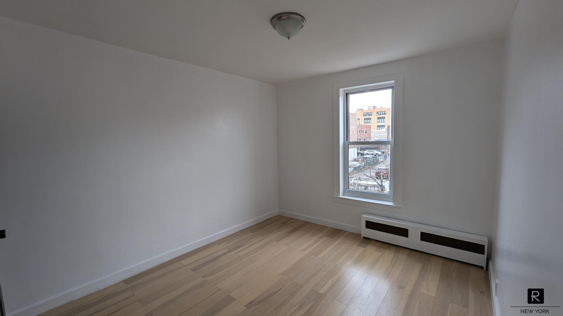 #6 photo, Astoria, कुईंस Astoria , NY 11103