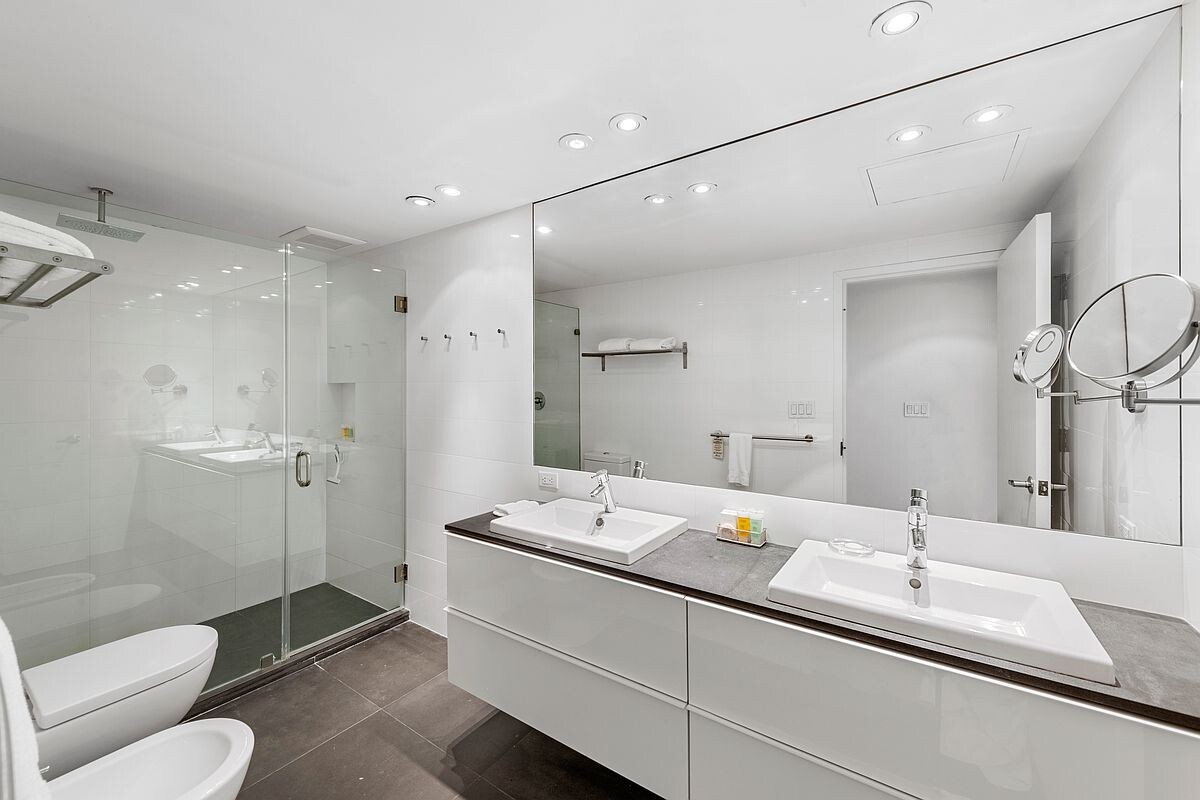 #9 photo, 111 E 56TH Street, Midtown East , NY 10022