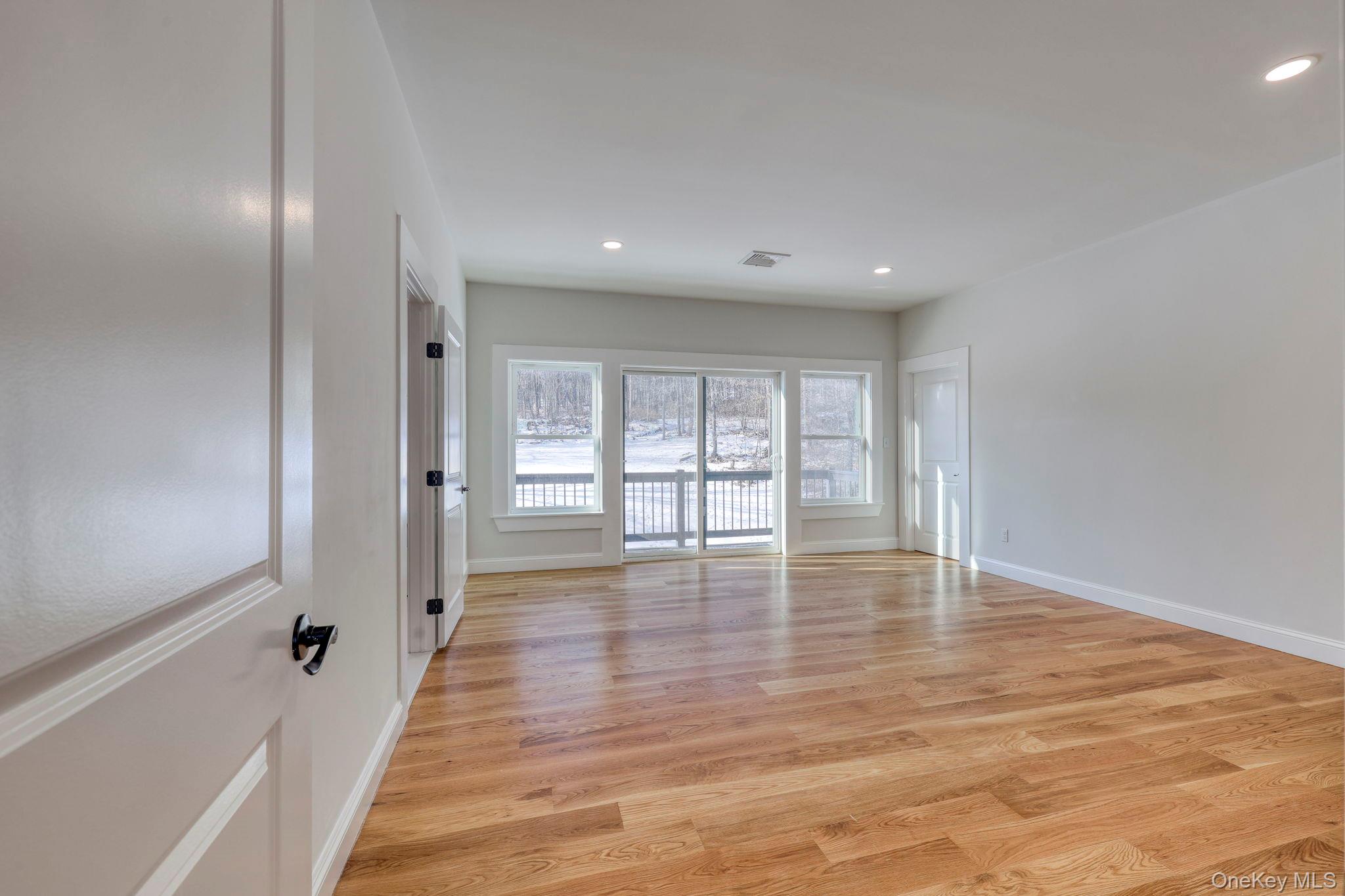 #14 photo, 133 W Mombasha Road, 뉴욕주 Monroe , NY 10950