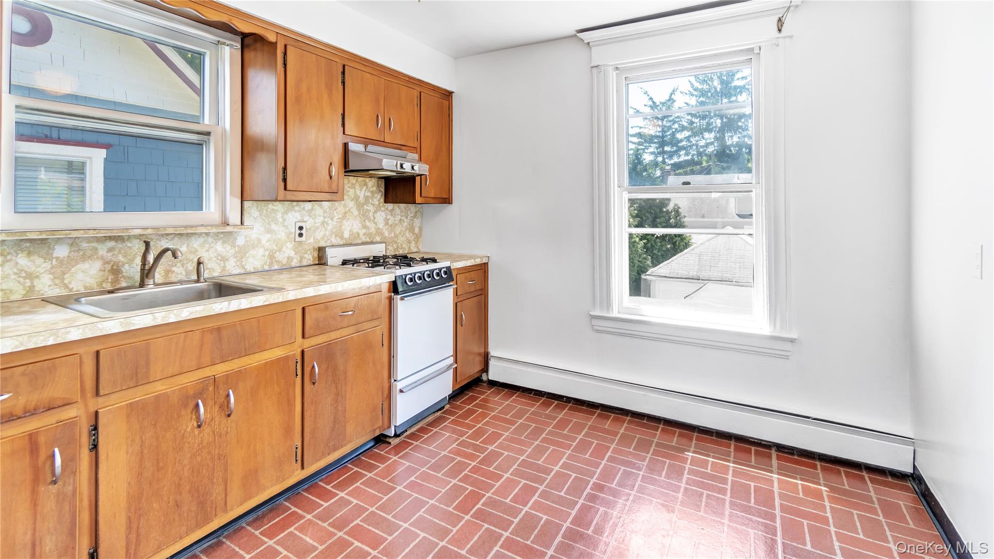 #11 photo, 177 Franklin Avenue, Sea Cliff , NY 11579