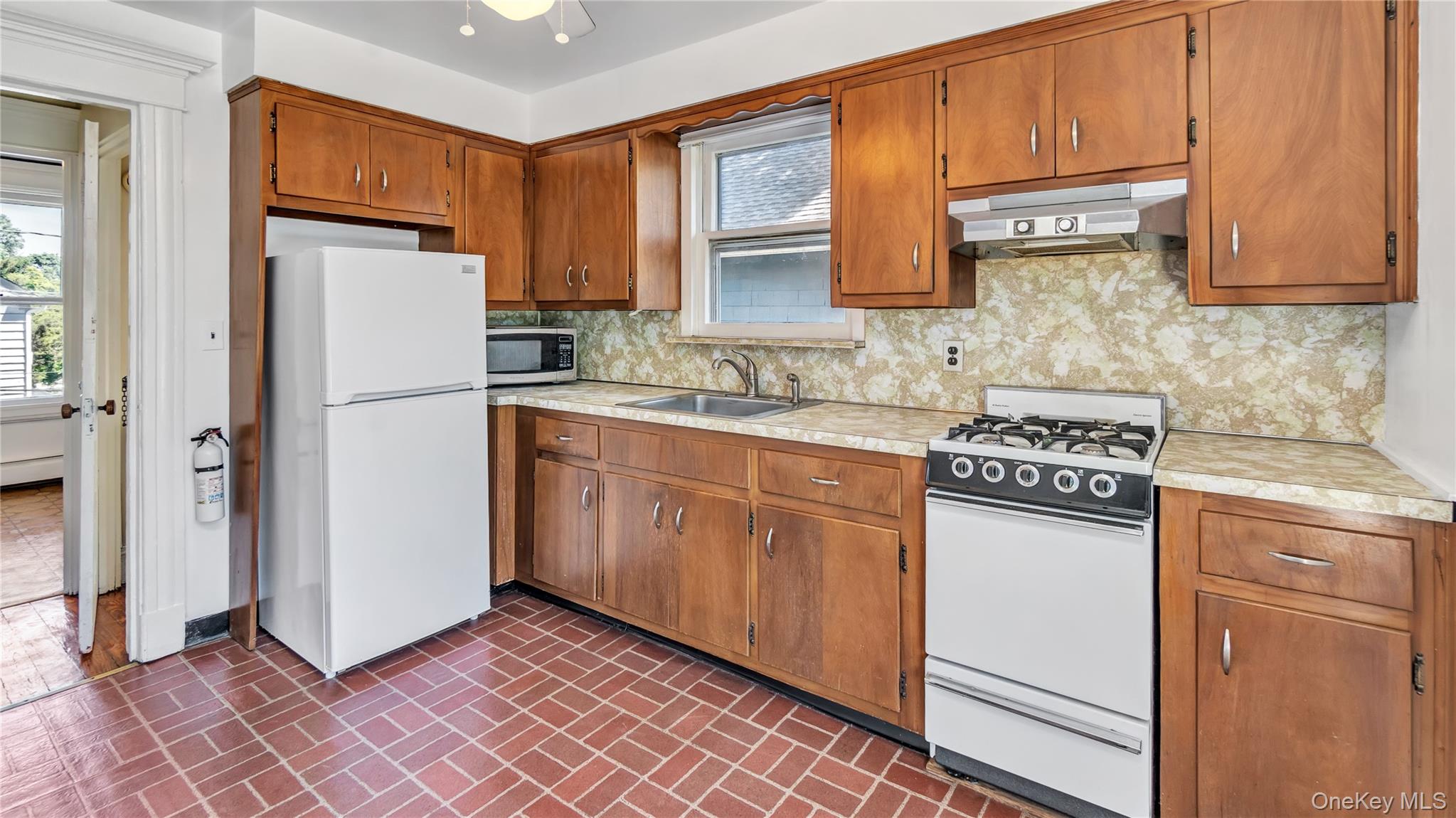 #12 photo, 177 Franklin Avenue, Sea Cliff , NY 11579