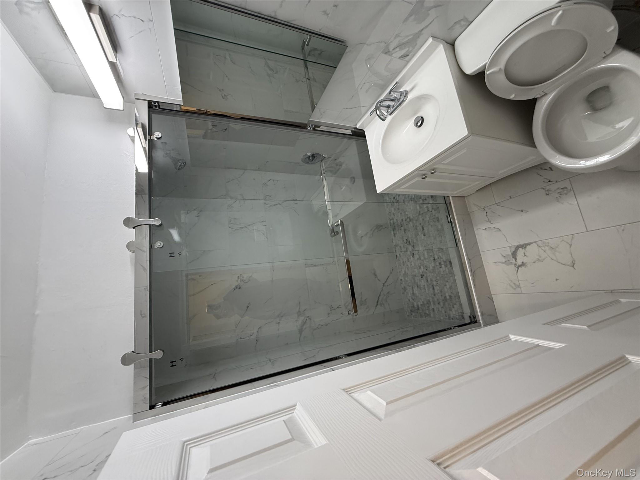 #5 photo, 42-26 81 Street, Куинс ‖ Elmhurst , NY 11373