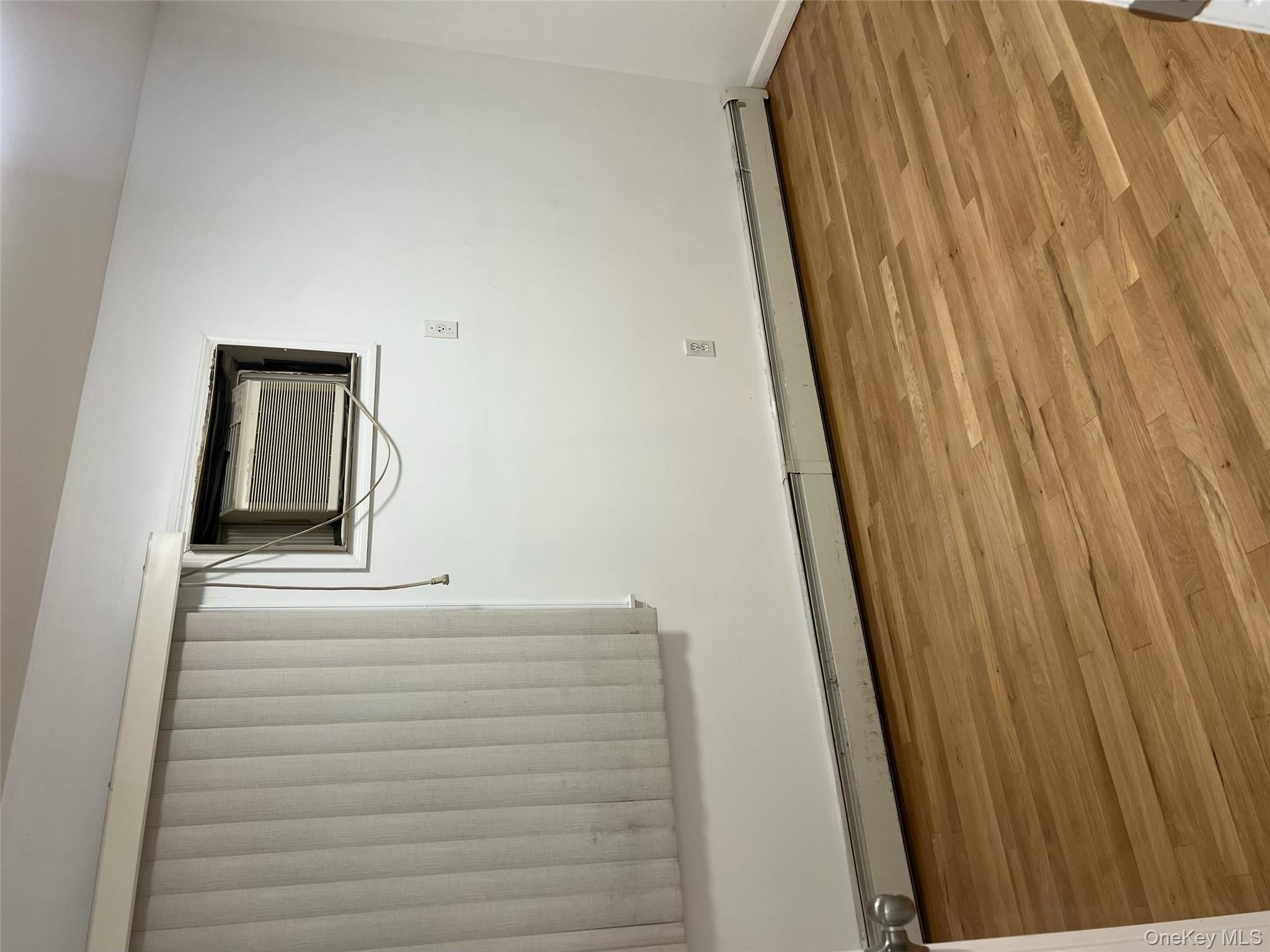 #6 photo, 19654 44th Avenue, कुईंस Flushing , NY 11358