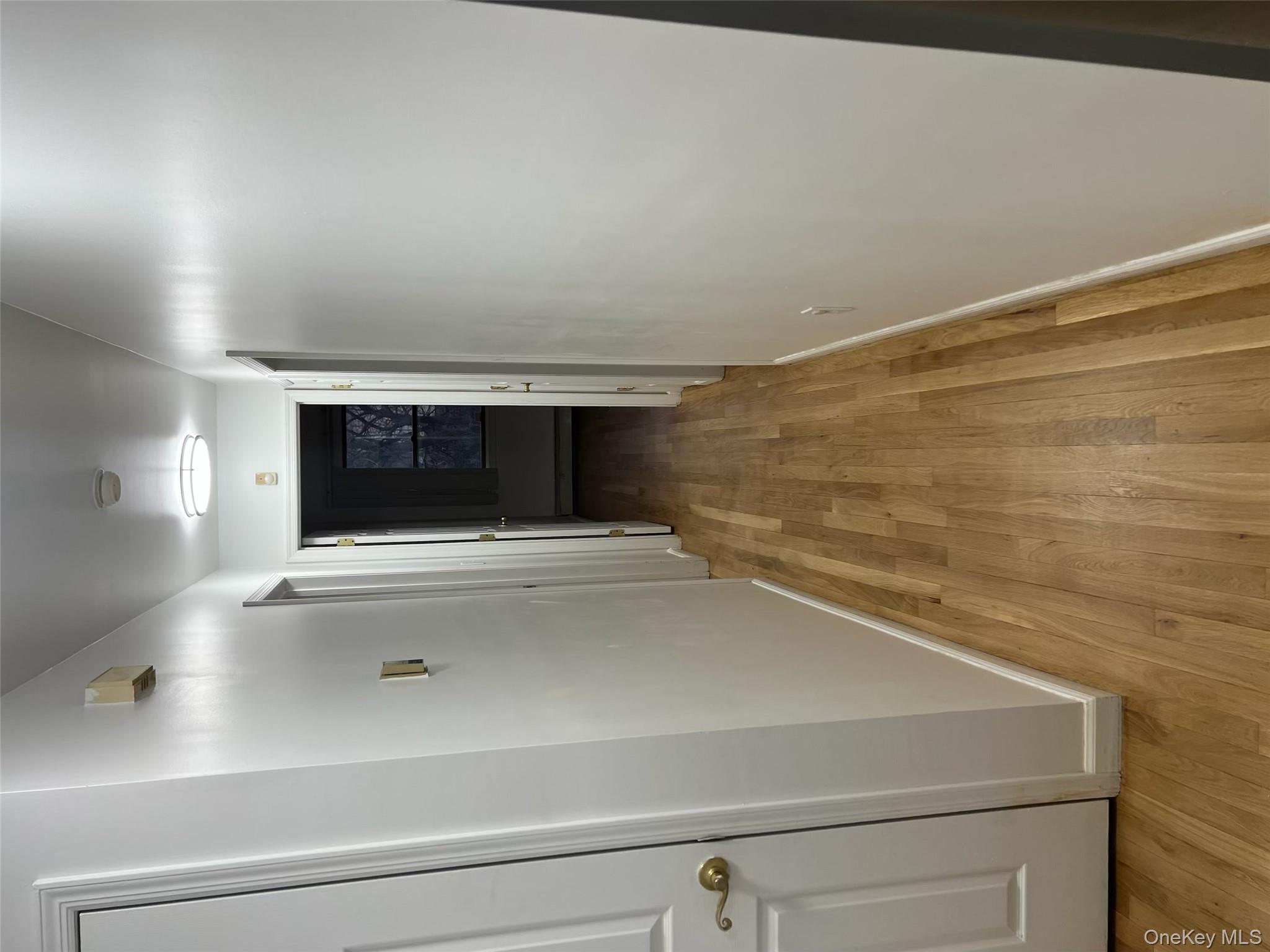 #9 photo, 19654 44th Avenue, कुईंस Flushing , NY 11358