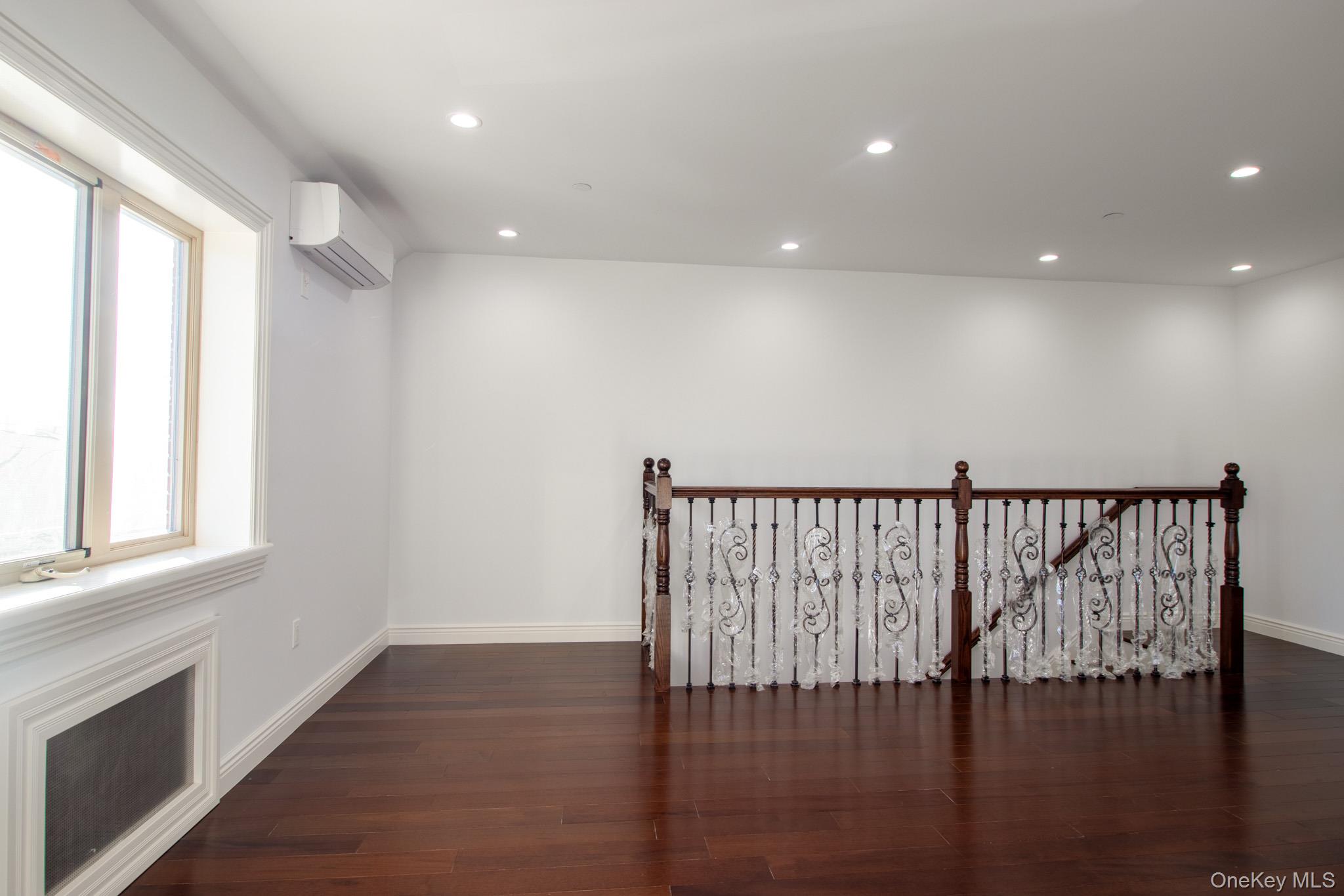 #10 photo, 924 129th Street, 뉴욕퀸즈 College Point , NY 11356