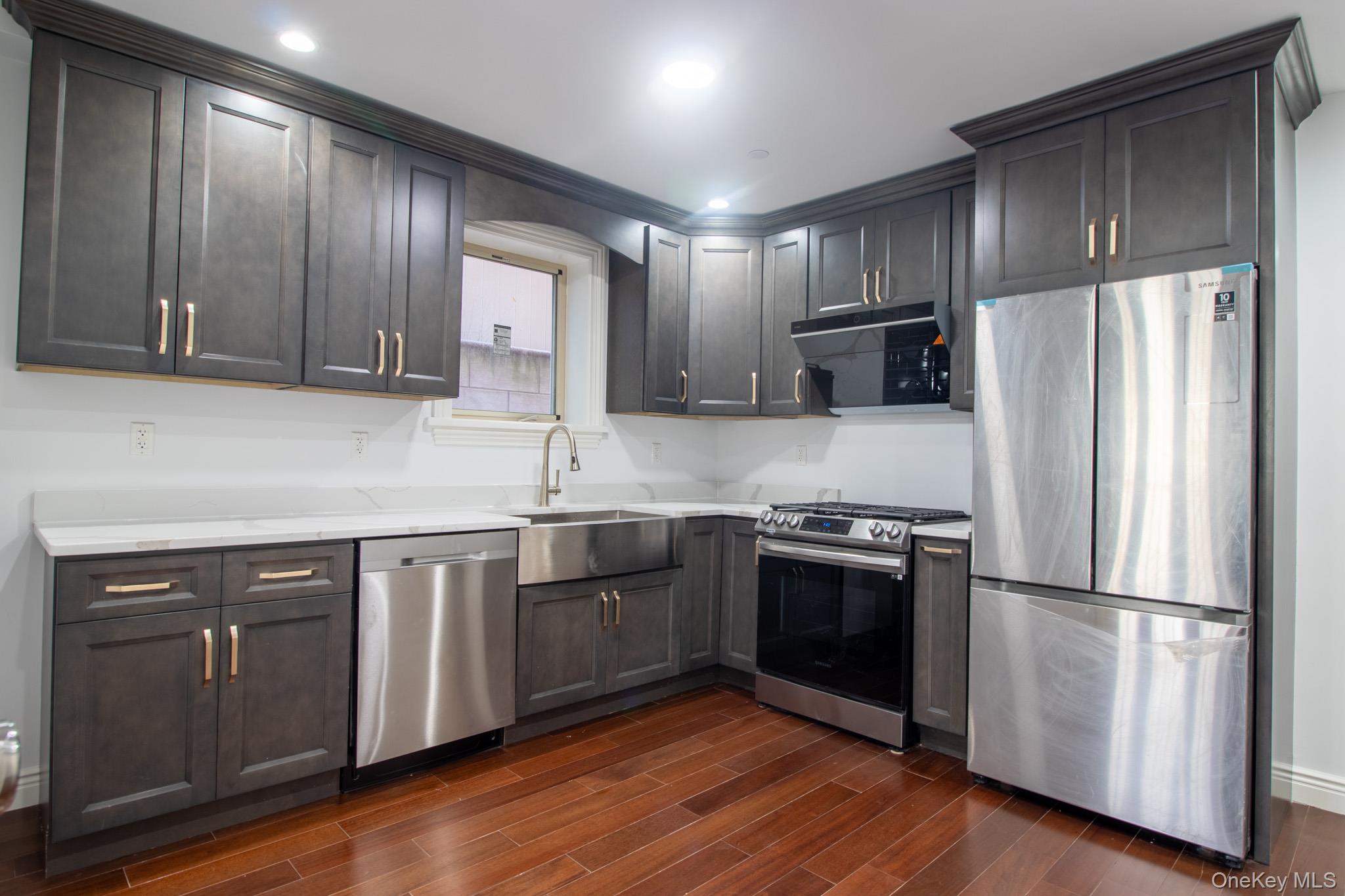 #3 photo, 924 129th Street, 뉴욕퀸즈 College Point , NY 11356