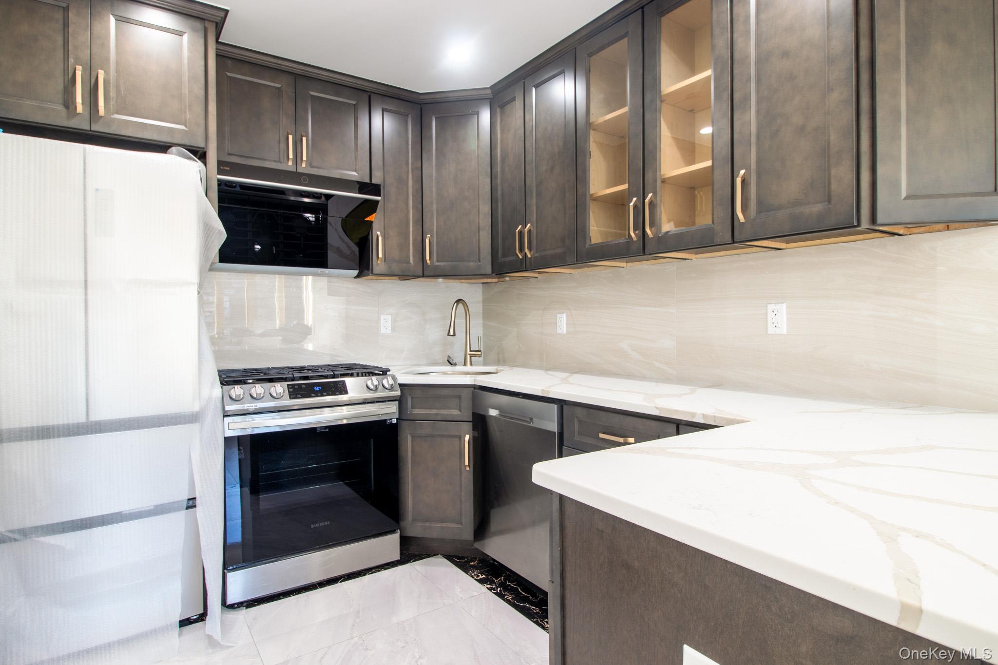 #5 photo, 924 129th Street, 뉴욕퀸즈 College Point , NY 11356