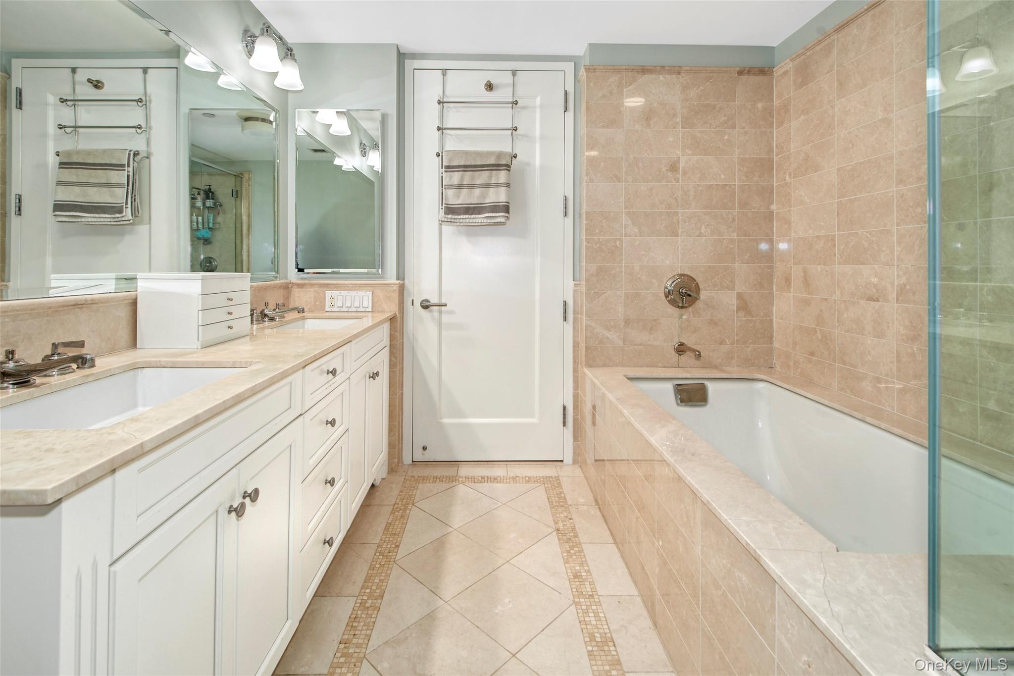 #19 photo, 10 City Place, White Plains , NY 10601