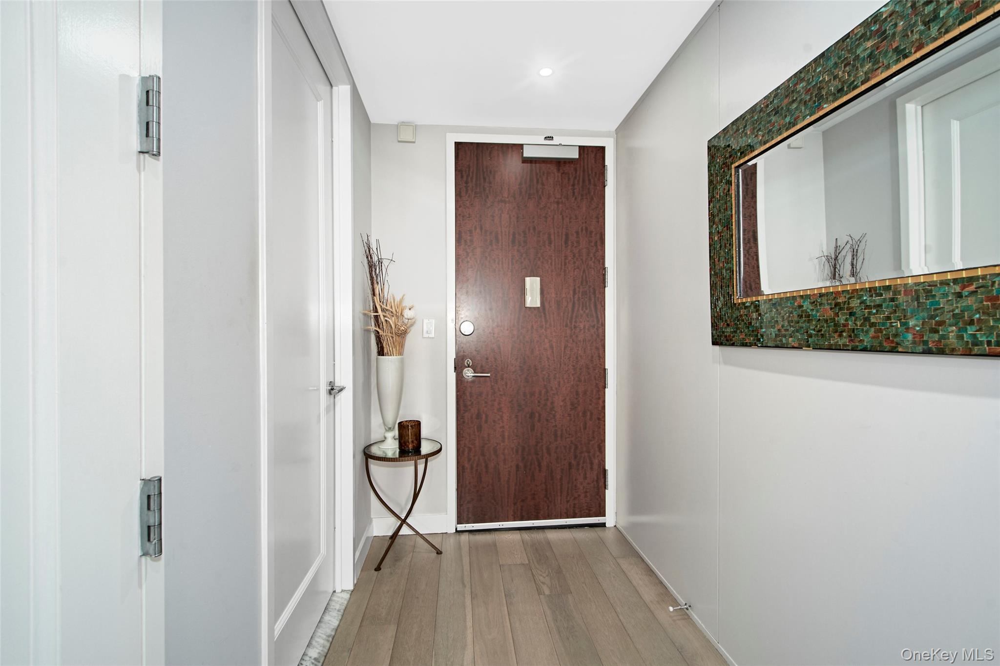 #3 photo, 10 City Place, White Plains , NY 10601