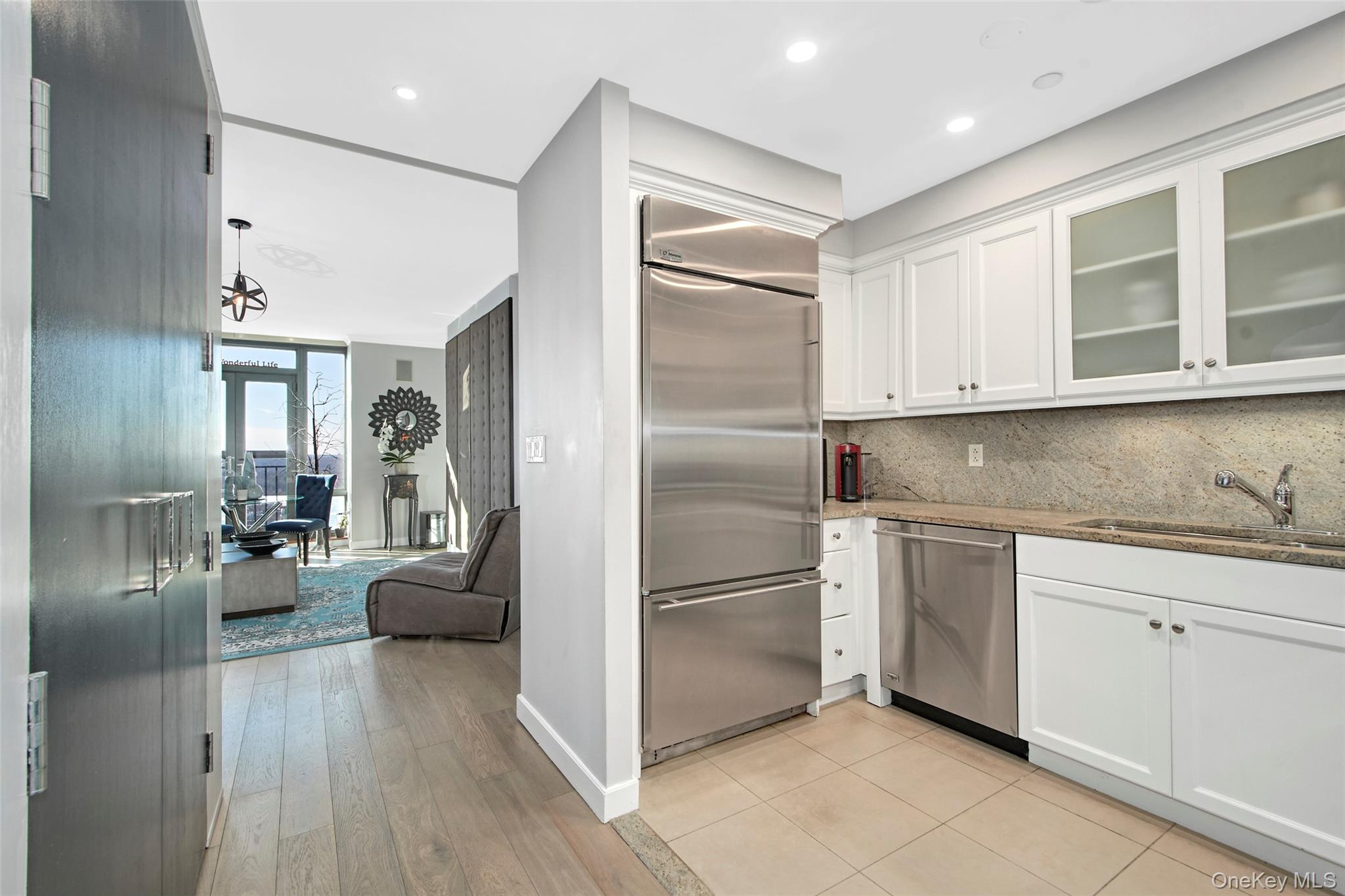 #7 photo, 10 City Place, White Plains , NY 10601