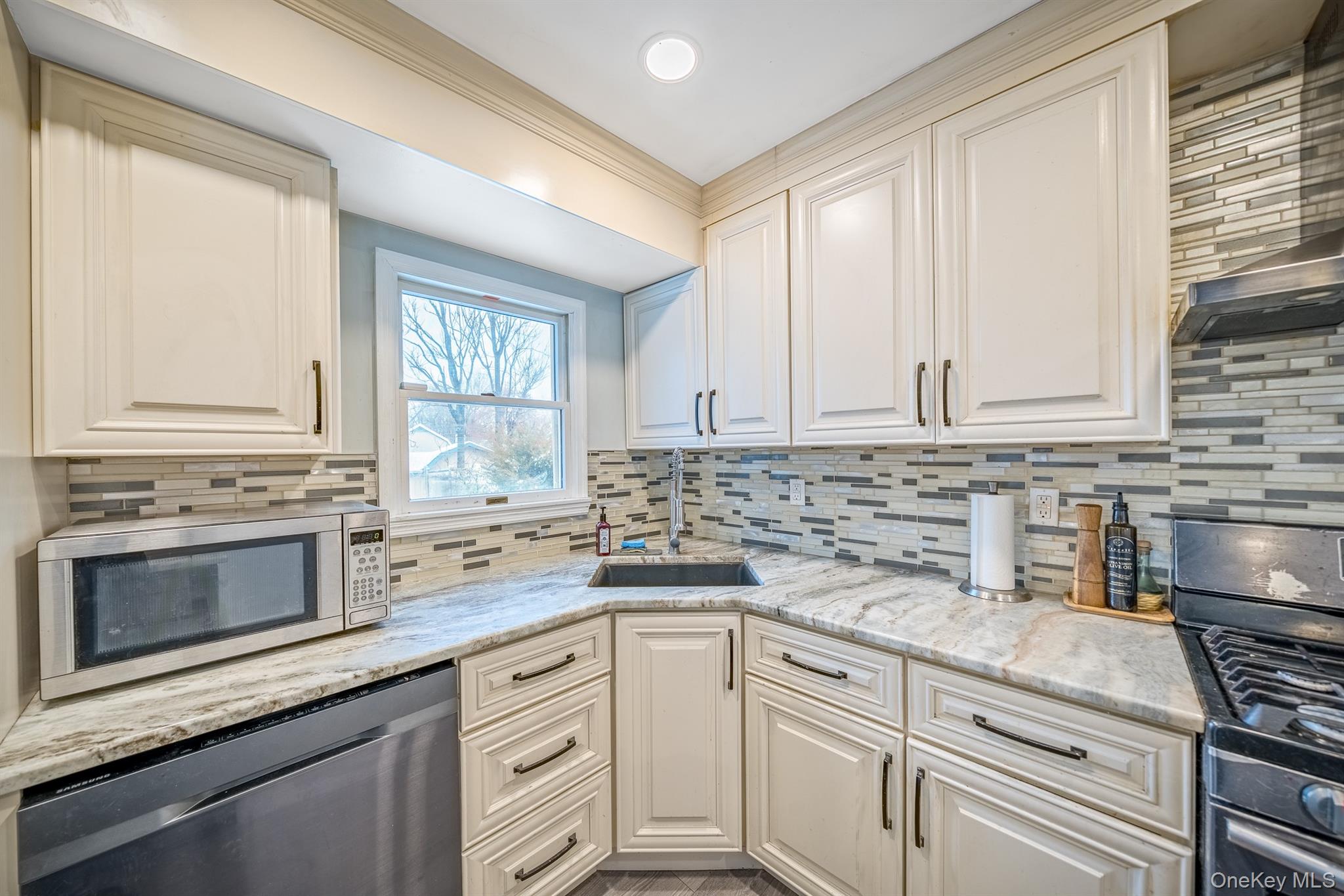 #8 photo, 22 Jones Drive, 뉴욕주 Garnerville , NY 10923