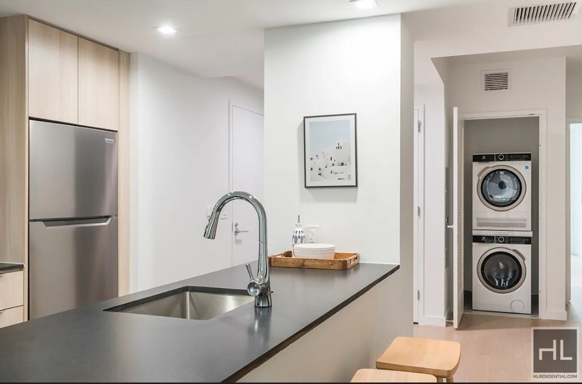 #1 photo, 975 Nostrand Avenue, ब्रुकलीन Crown Heights , NY 11225