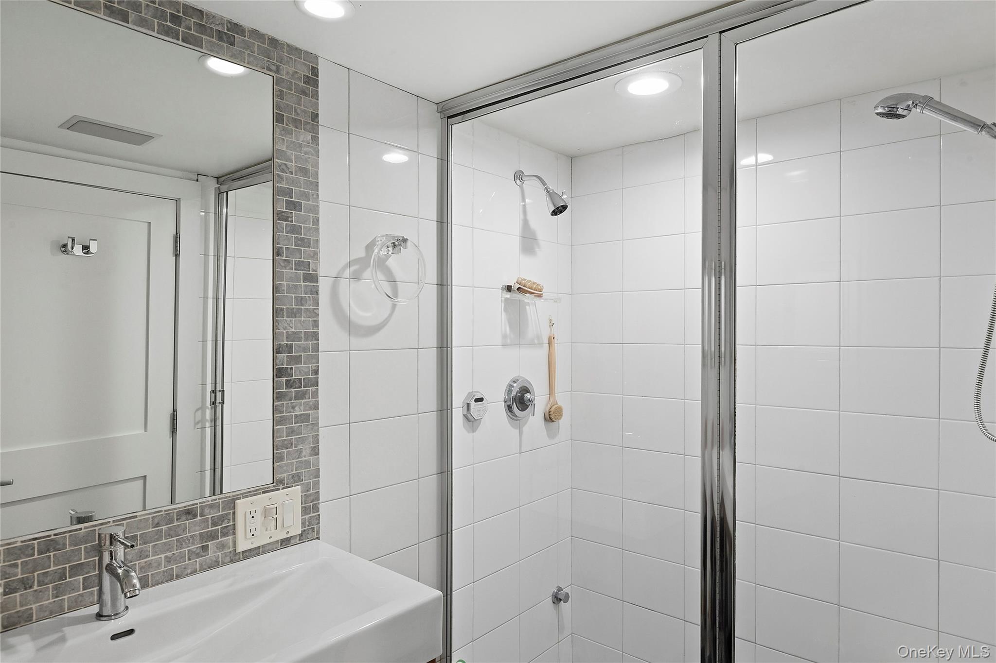 #10 photo, 68 Three Mi Hbr Hog Crk Highway, East Hampton , NY 11937