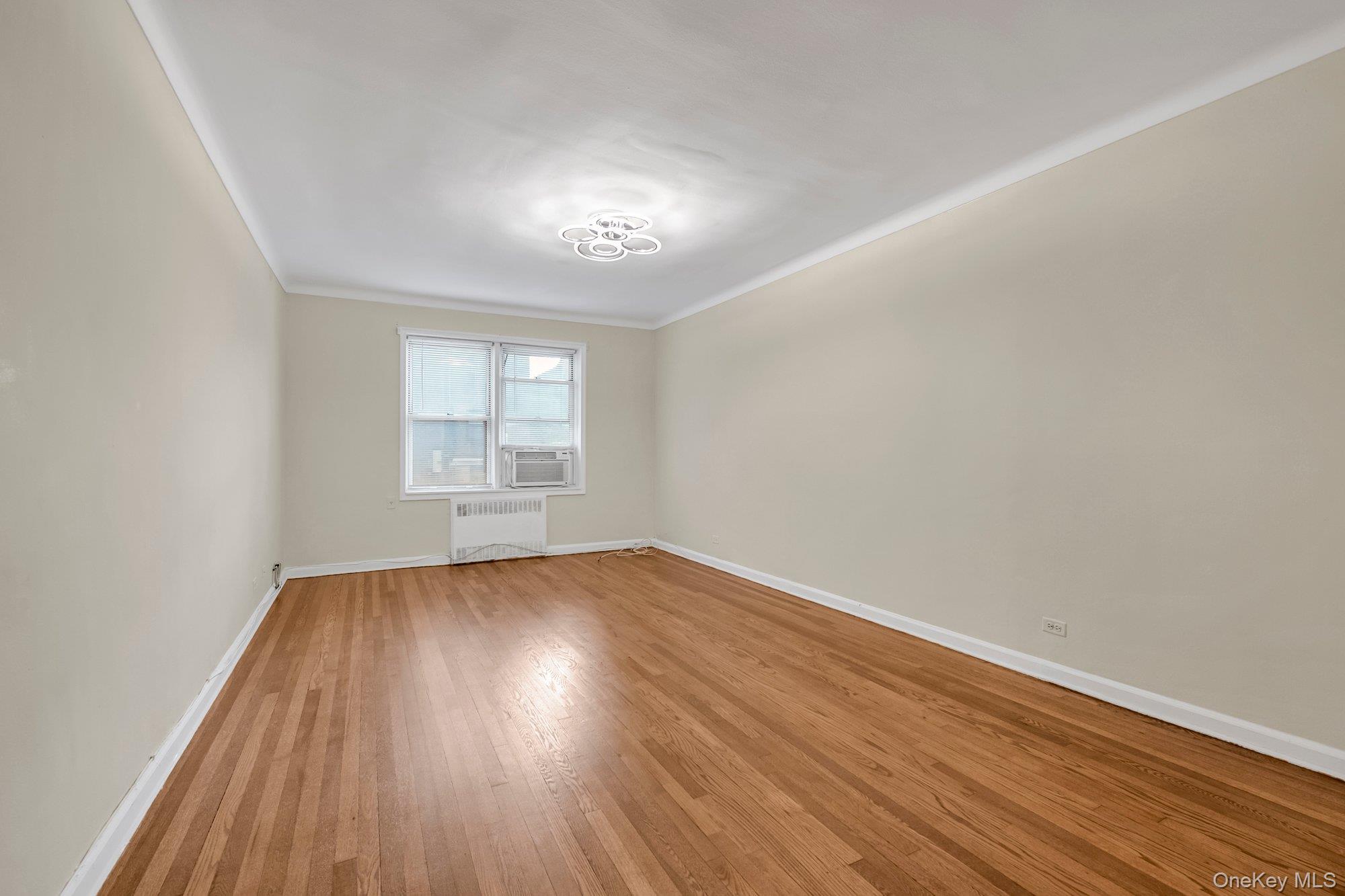 #3 photo, 63-60 102nd Street, קווינס Rego Park , NY 11374