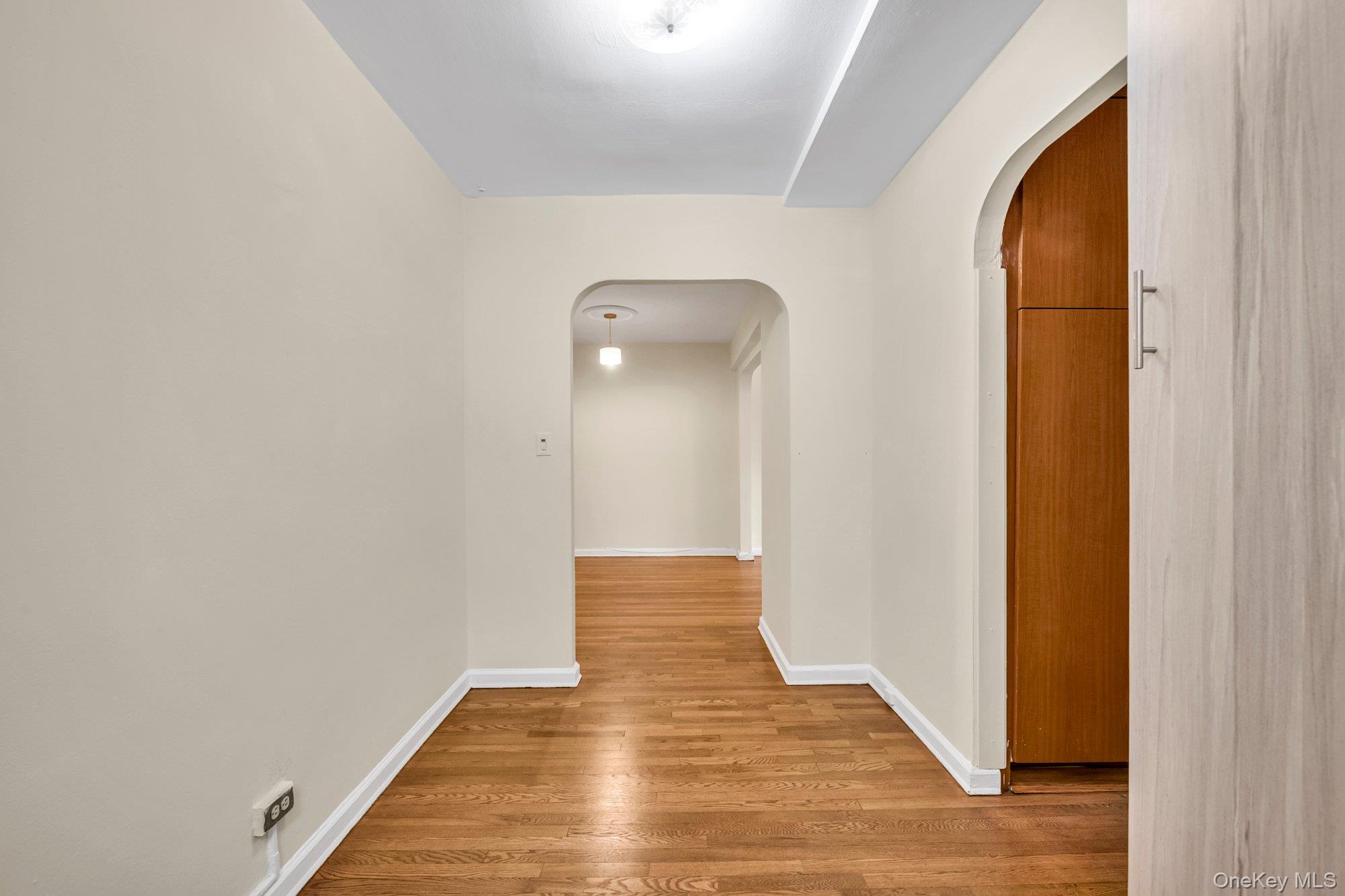 #5 photo, 63-60 102nd Street, קווינס Rego Park , NY 11374