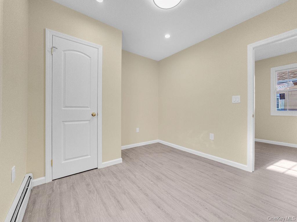 #18 photo, 11034 214th Street, קווינס Queens Village , NY 11429