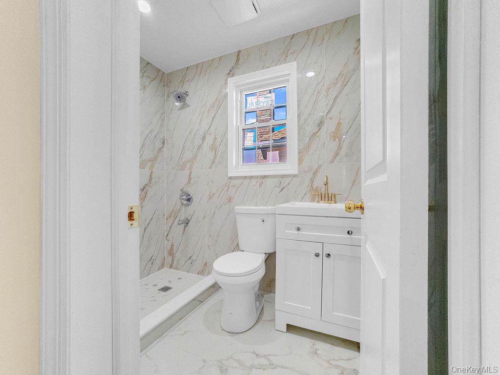 #20 photo, 11034 214th Street, קווינס Queens Village , NY 11429