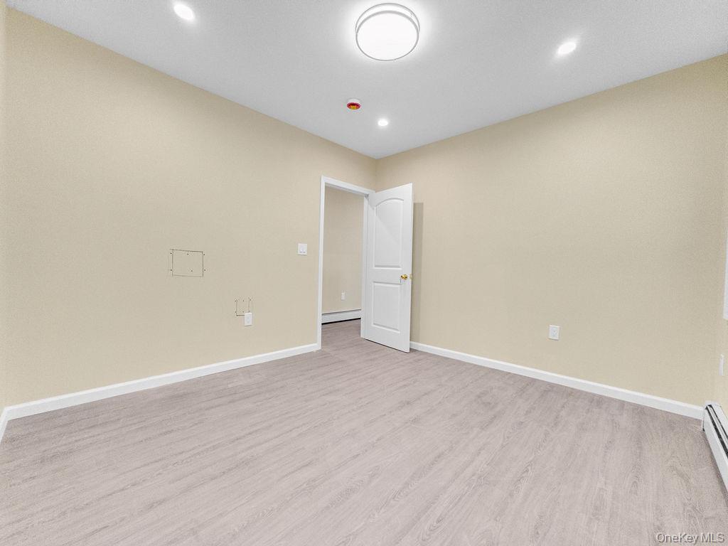 #6 photo, 11034 214th Street, קווינס Queens Village , NY 11429