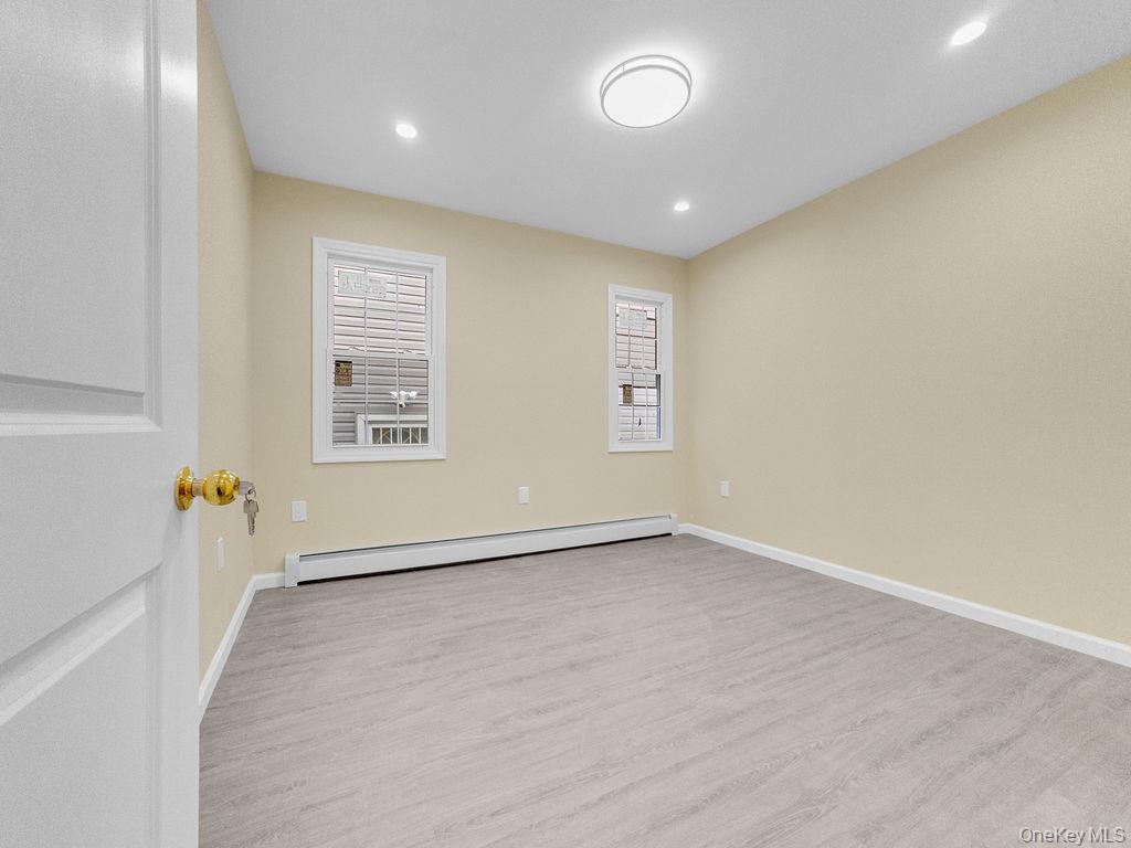 #7 photo, 11034 214th Street, קווינס Queens Village , NY 11429