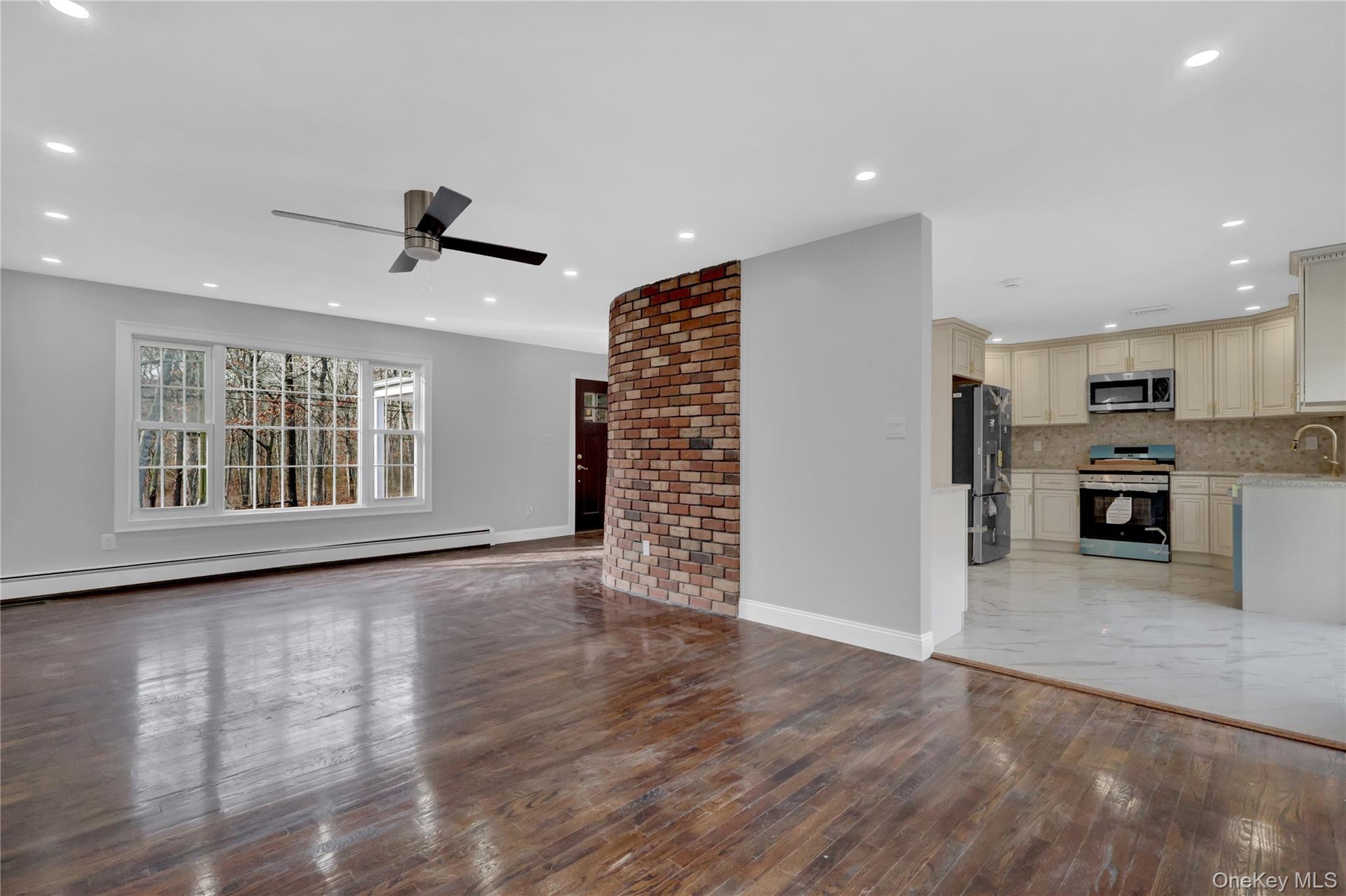 #10 photo, 321 Smith Road, Shirley , NY 11967