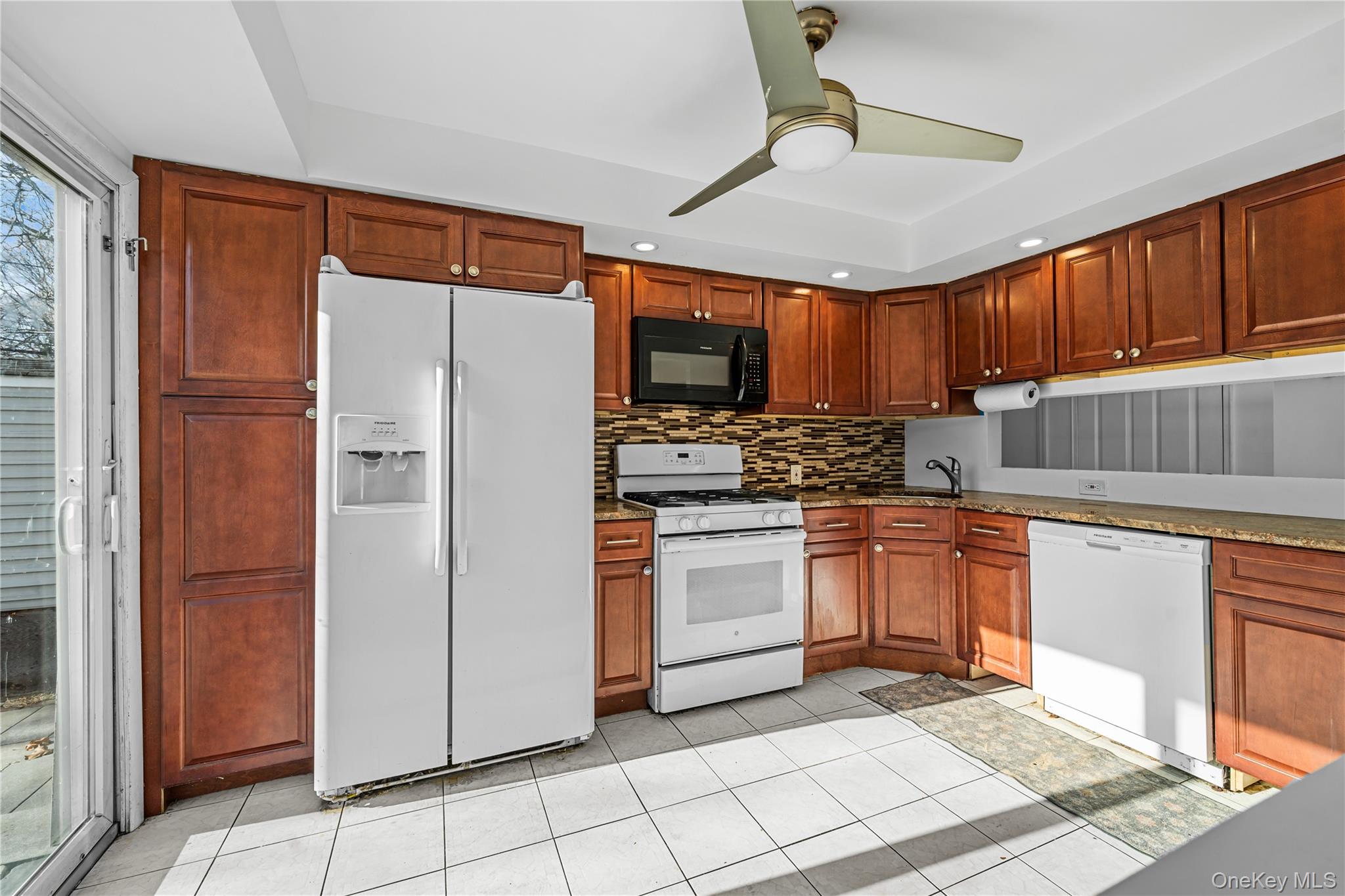 #12 photo, 28 Ellen Place, Kings Park , NY 11754