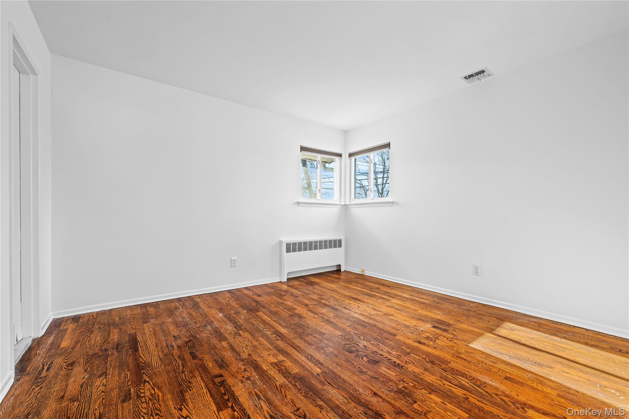 #15 photo, 28 Ellen Place, Kings Park , NY 11754