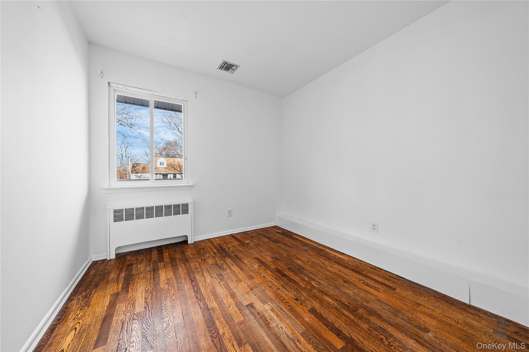 #16 photo, 28 Ellen Place, Kings Park , NY 11754