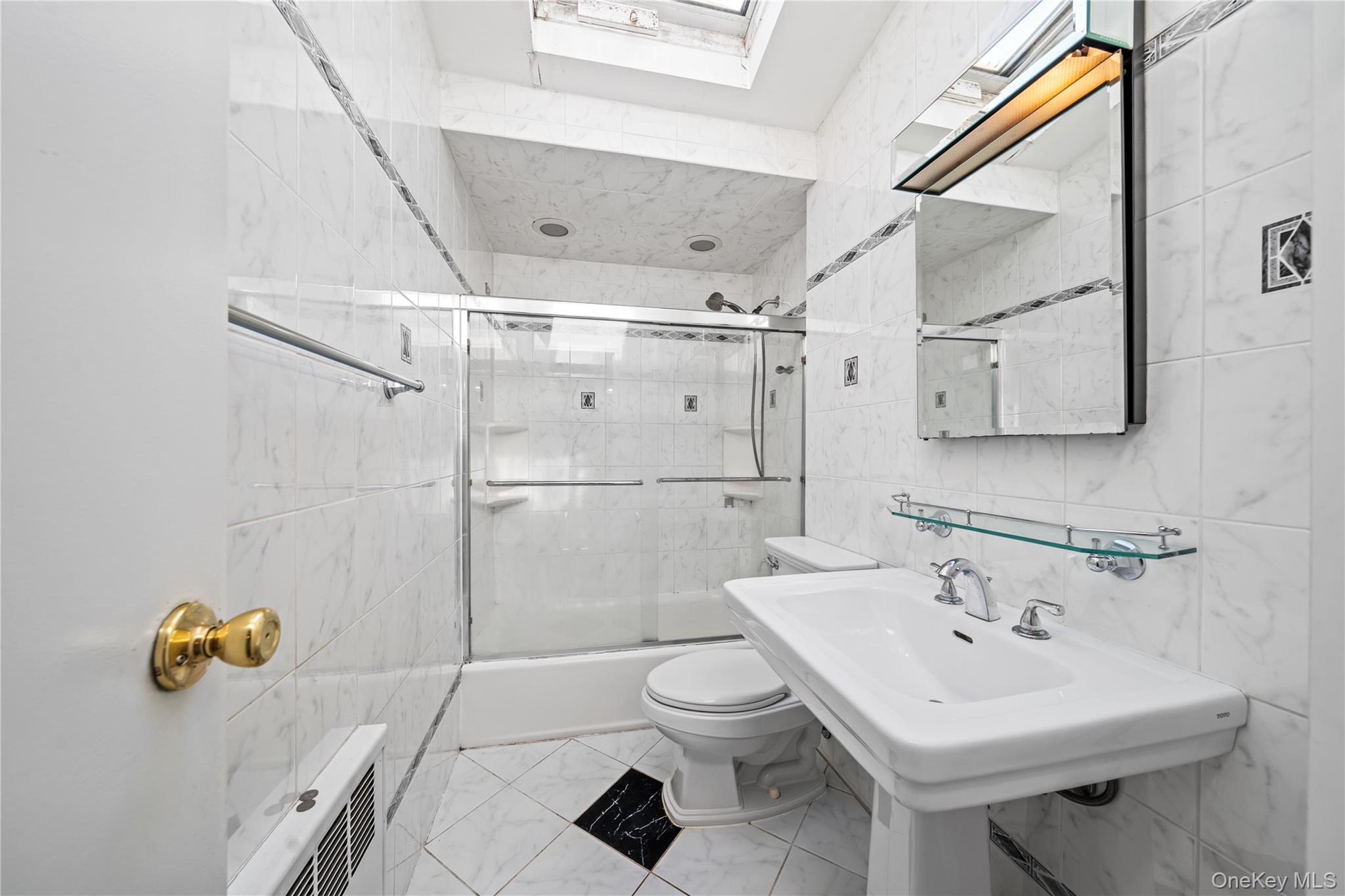 #19 photo, 28 Ellen Place, Kings Park , NY 11754